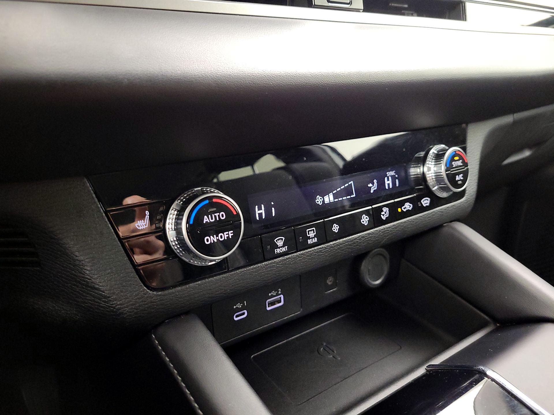 Thumbnail: 2024 Mitsubishi Outlander - 14