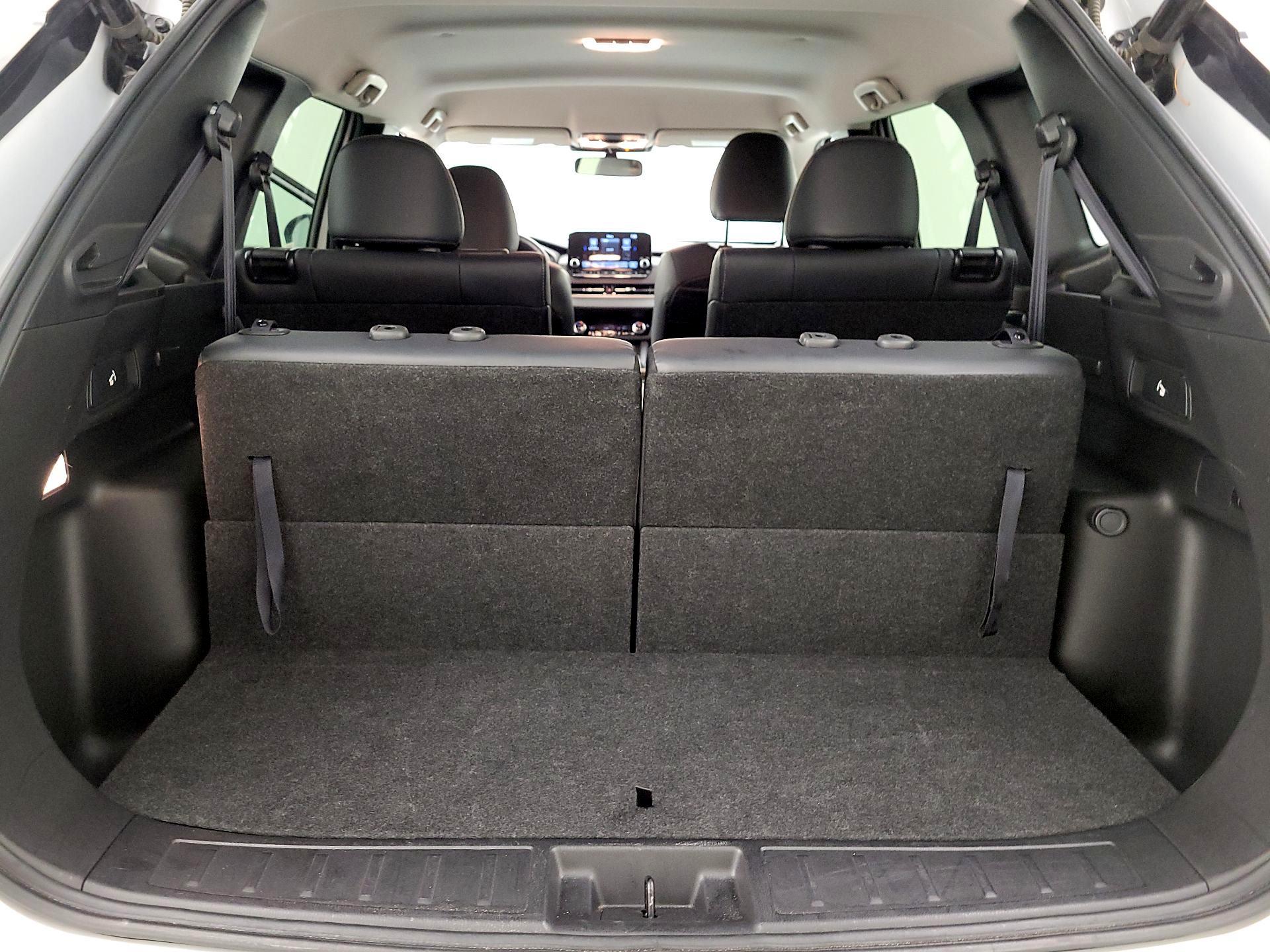 Thumbnail: 2024 Mitsubishi Outlander - 16