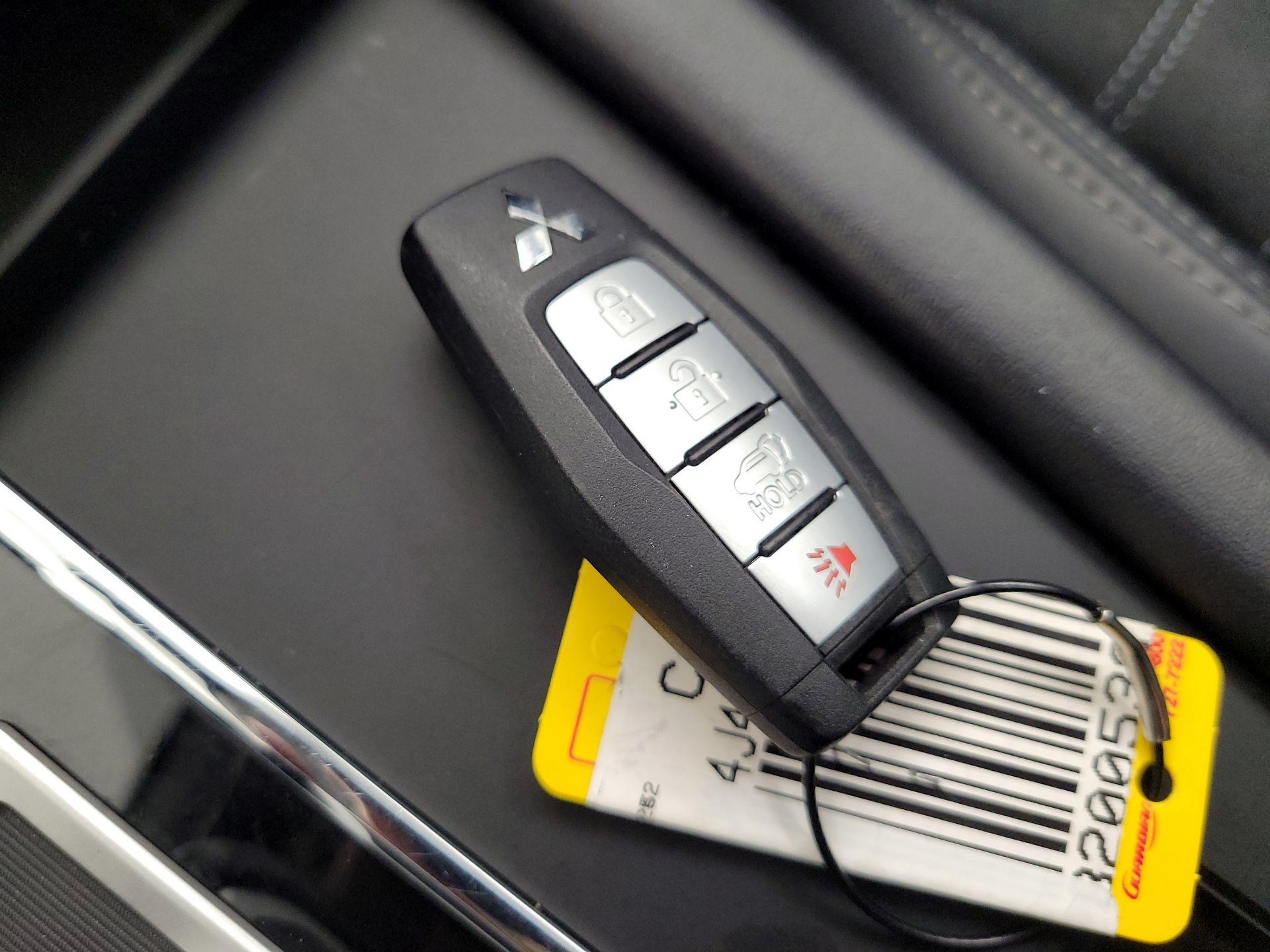 Thumbnail: 2024 Mitsubishi Outlander - 18