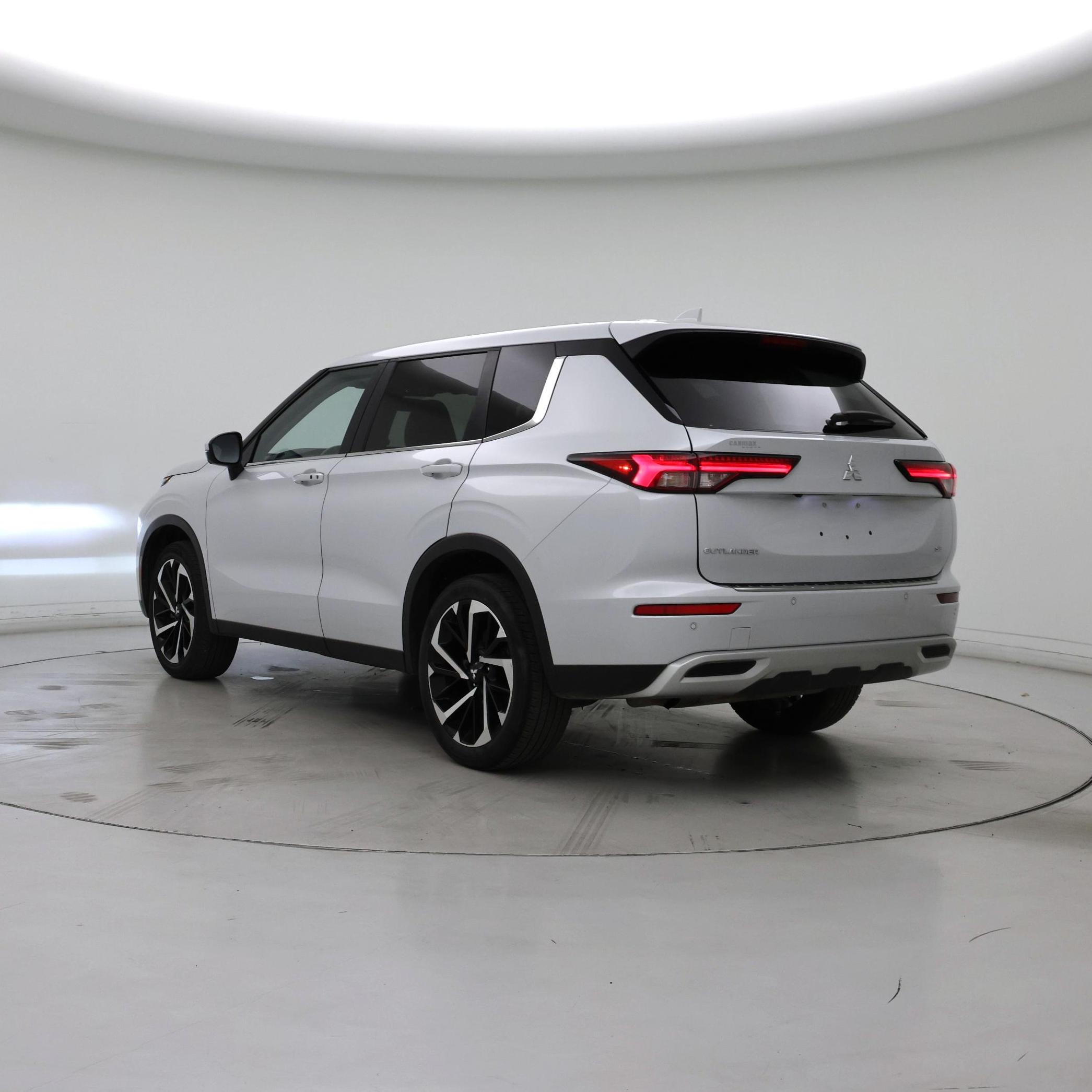 Thumbnail: 2024 Mitsubishi Outlander - 2