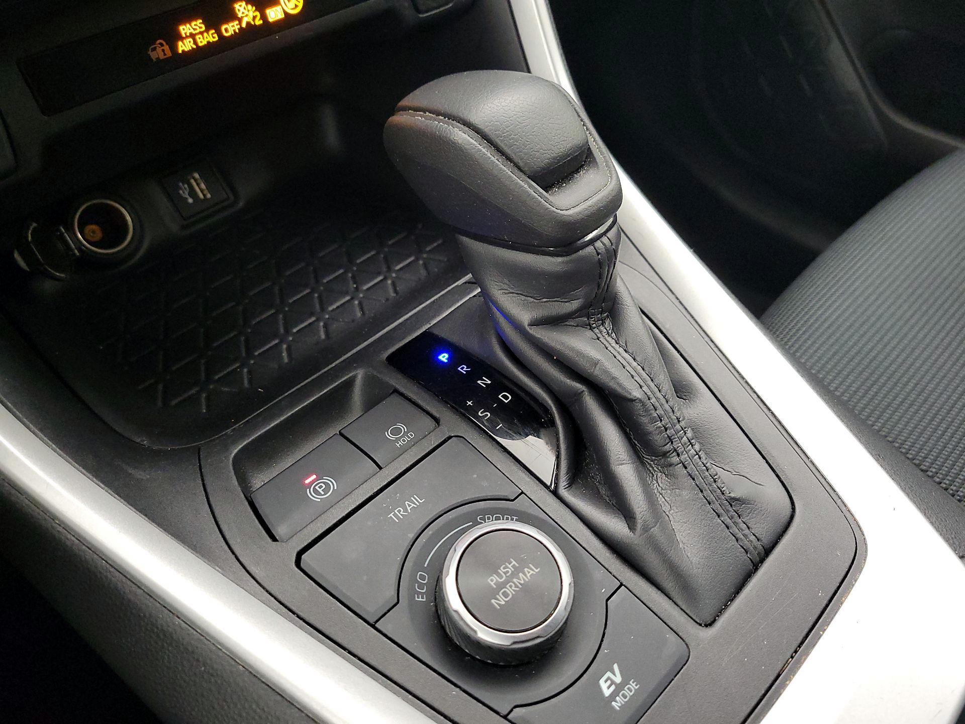 Thumbnail: 2024 Toyota RAV4 - 15