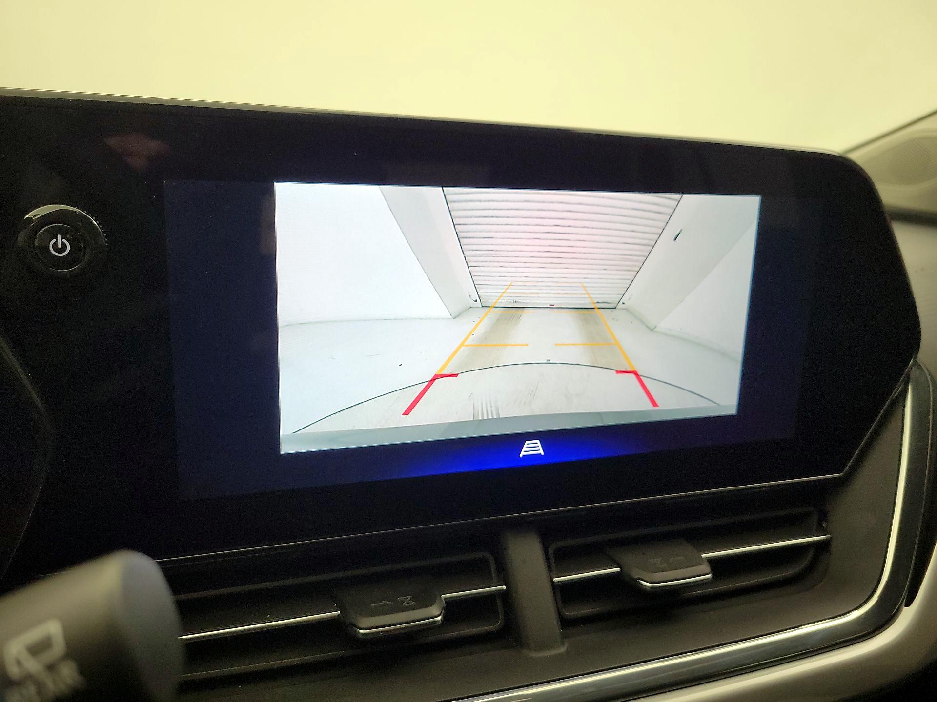 Thumbnail: 2025 Chevrolet Trax - 14