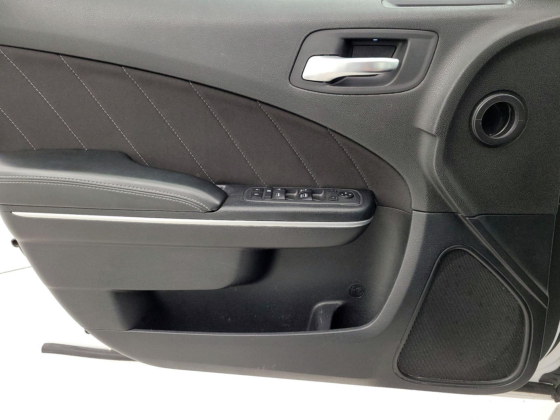 Thumbnail: 2020 Dodge Charger - 12