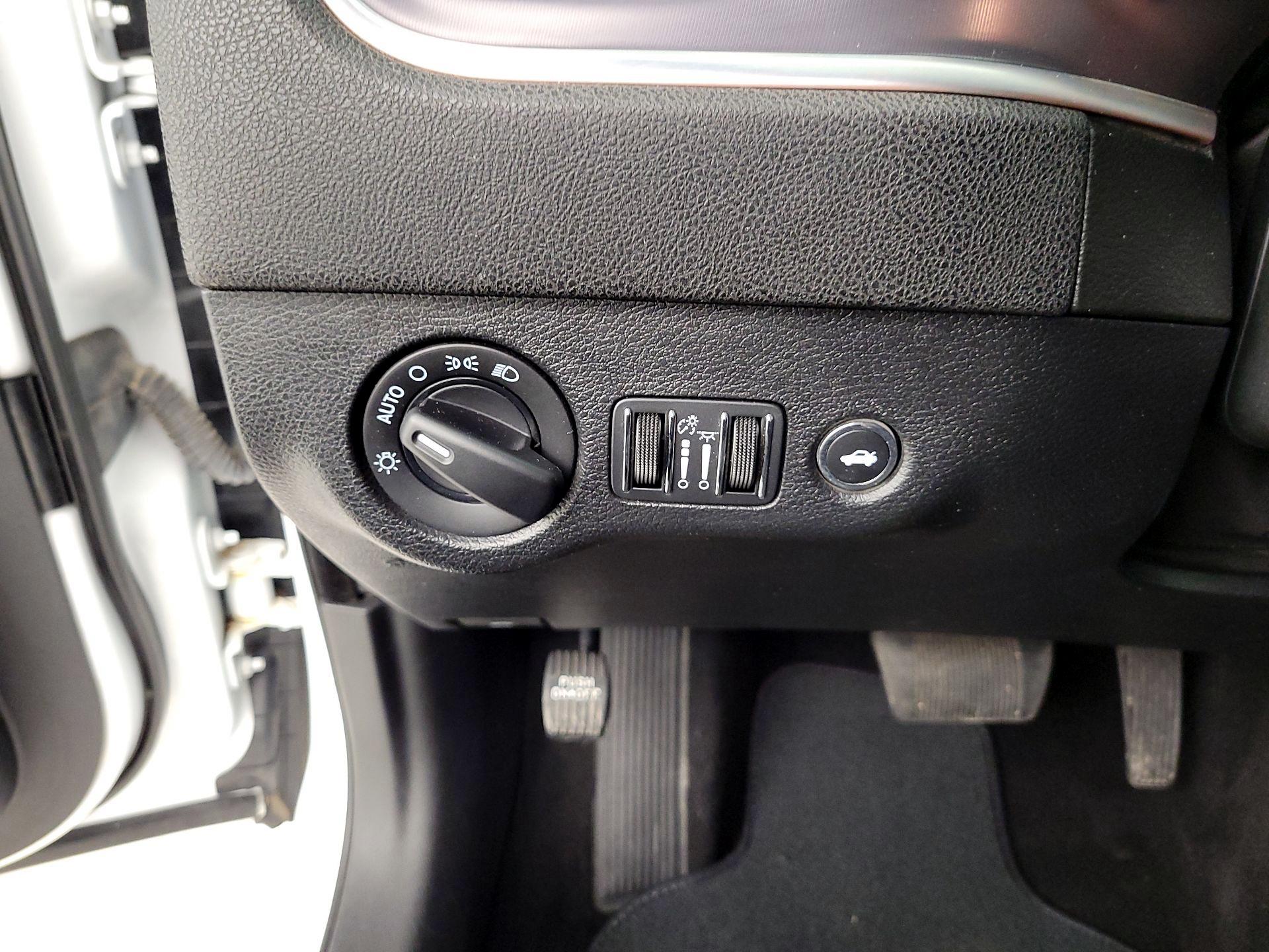 Thumbnail: 2020 Dodge Charger - 13