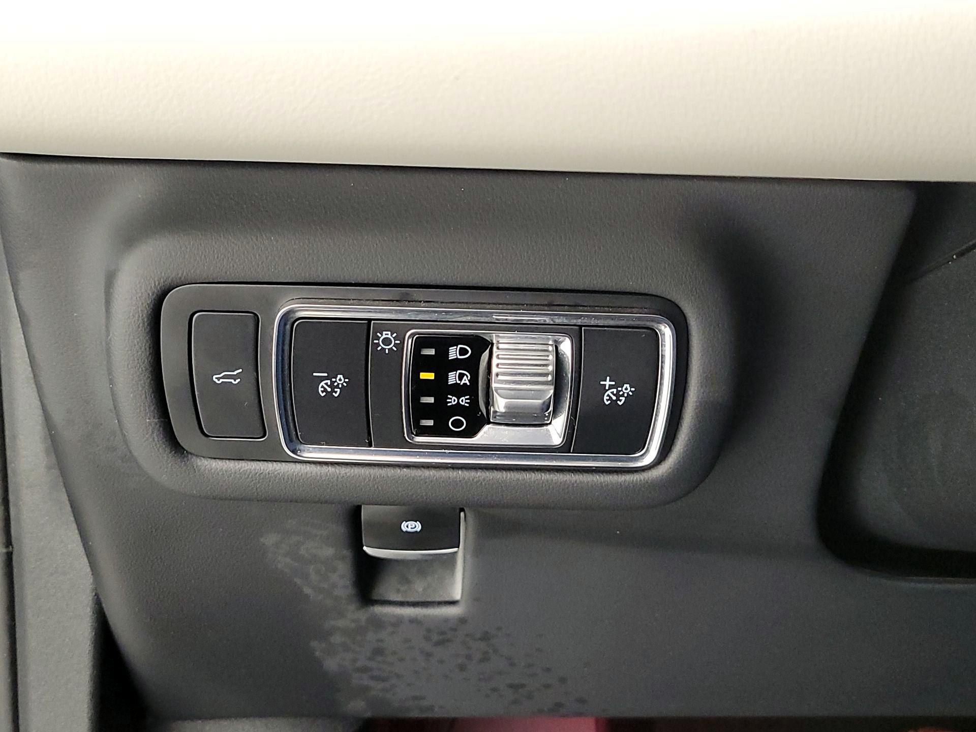 Thumbnail: 2024 Lincoln Nautilus - 13