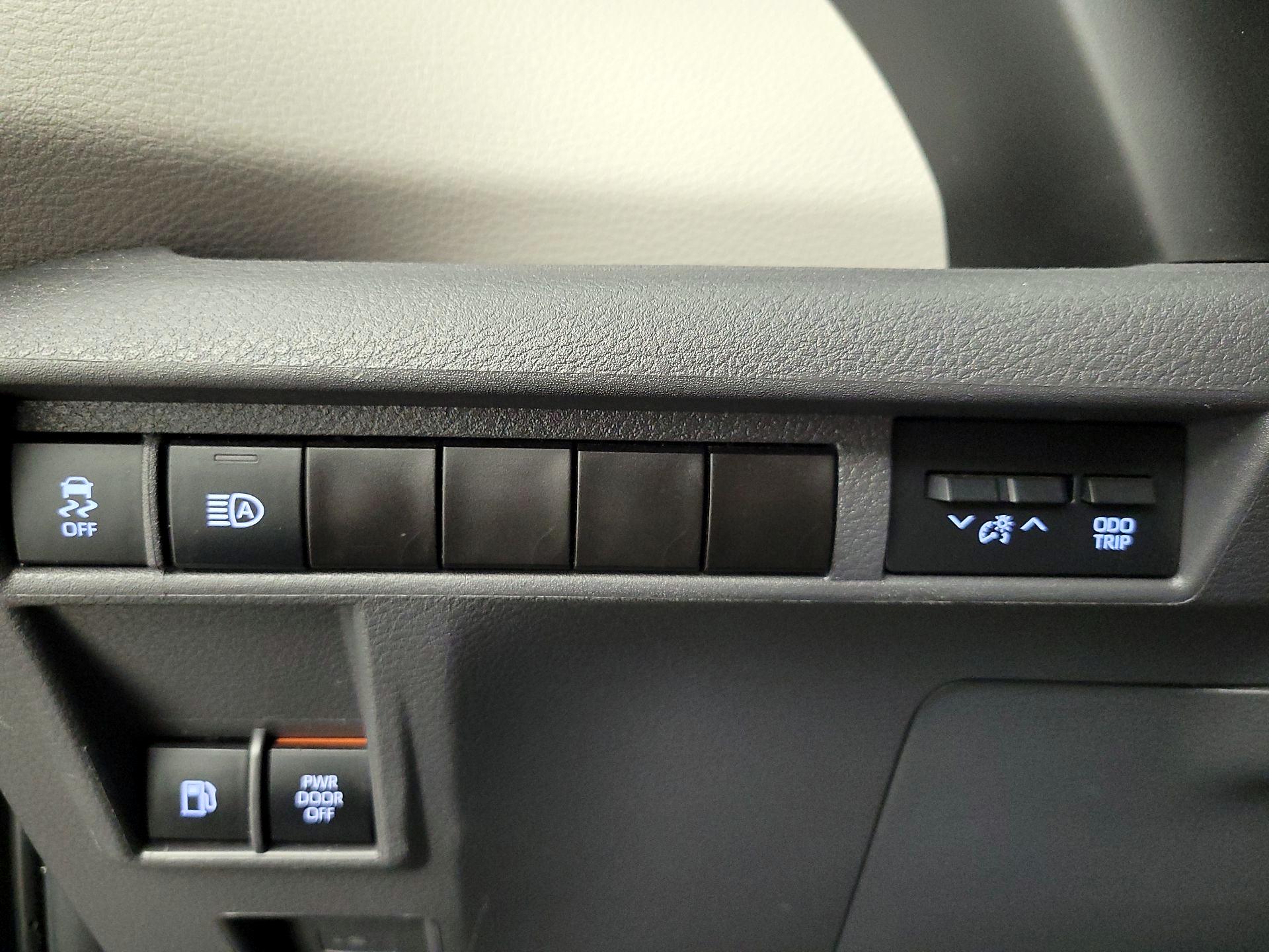 Thumbnail: 2024 Toyota Sienna - 13