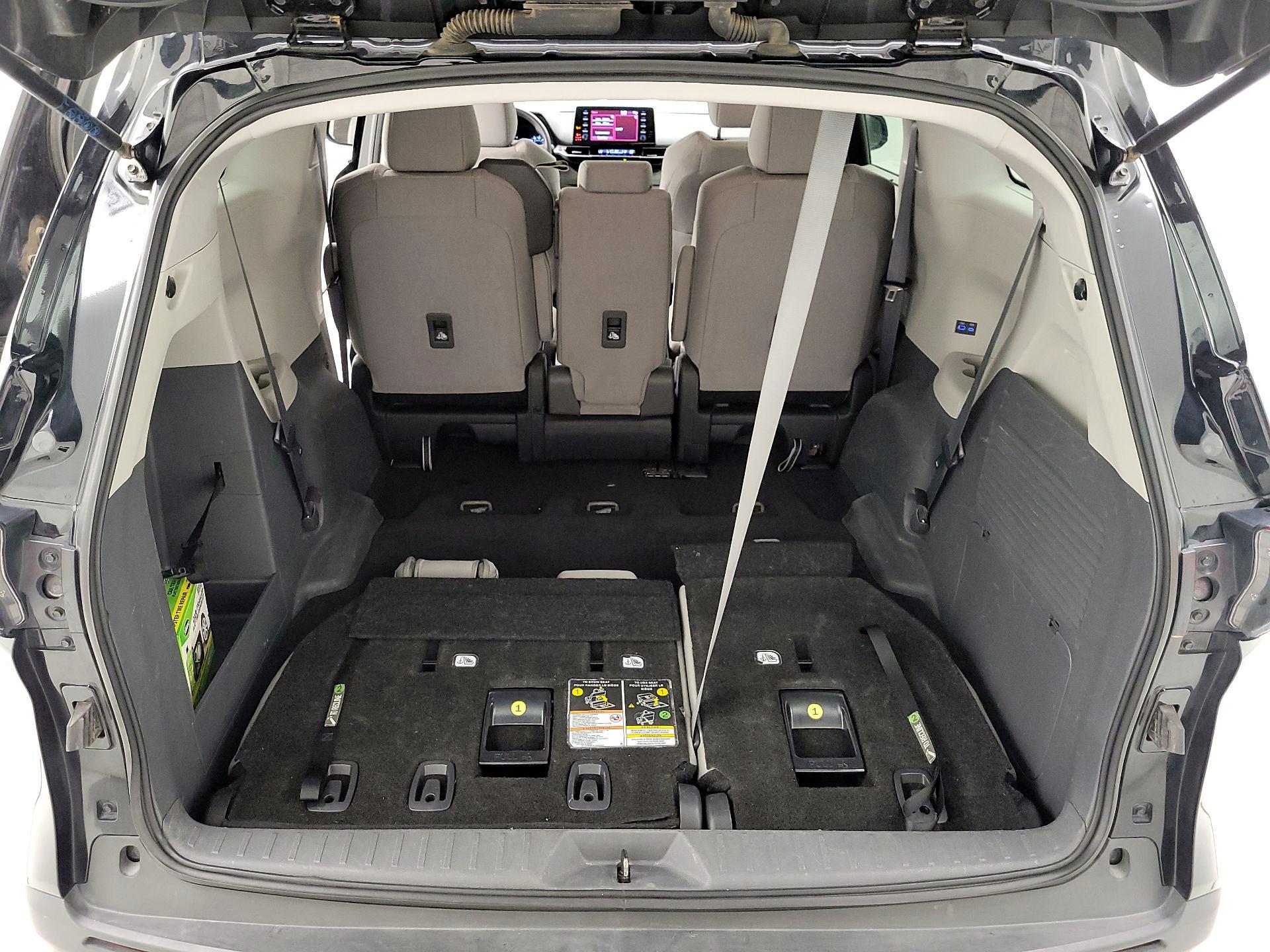 Thumbnail: 2024 Toyota Sienna - 20