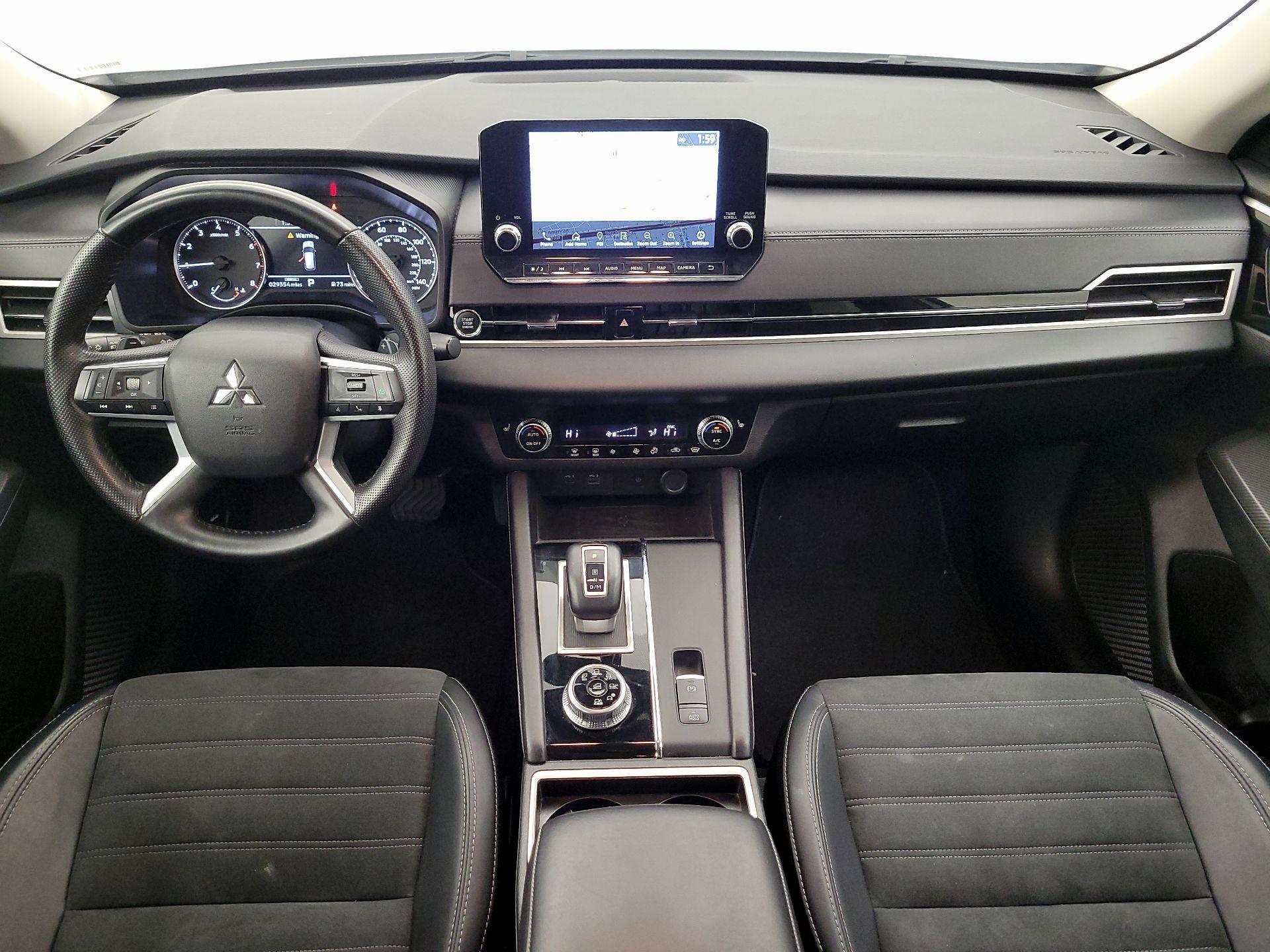 Thumbnail: 2024 Mitsubishi Outlander - 9