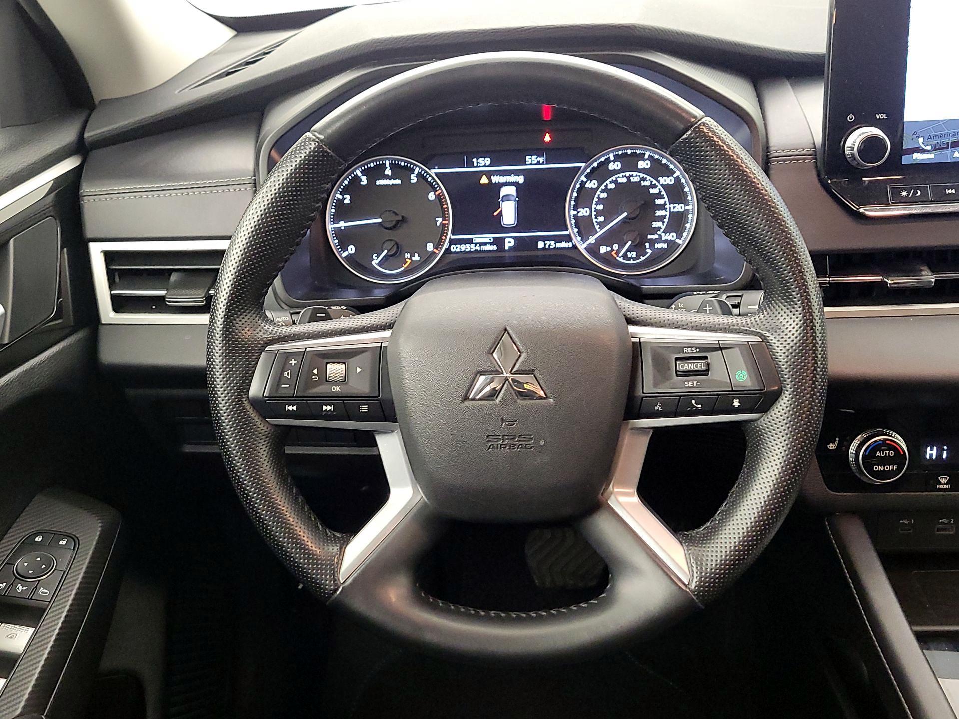 Thumbnail: 2024 Mitsubishi Outlander - 10