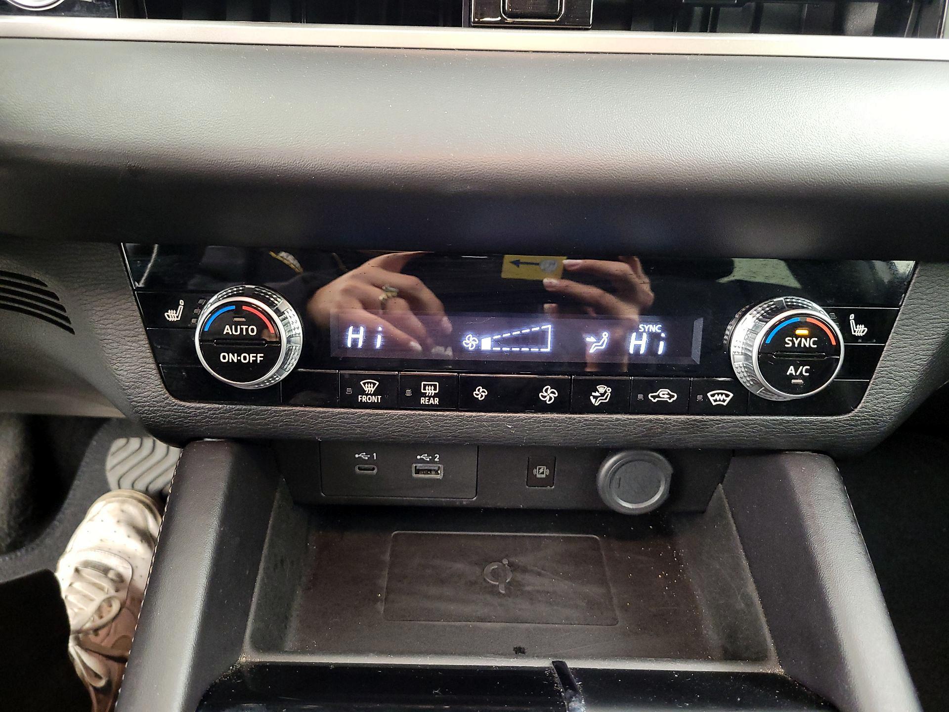 Thumbnail: 2024 Mitsubishi Outlander - 17