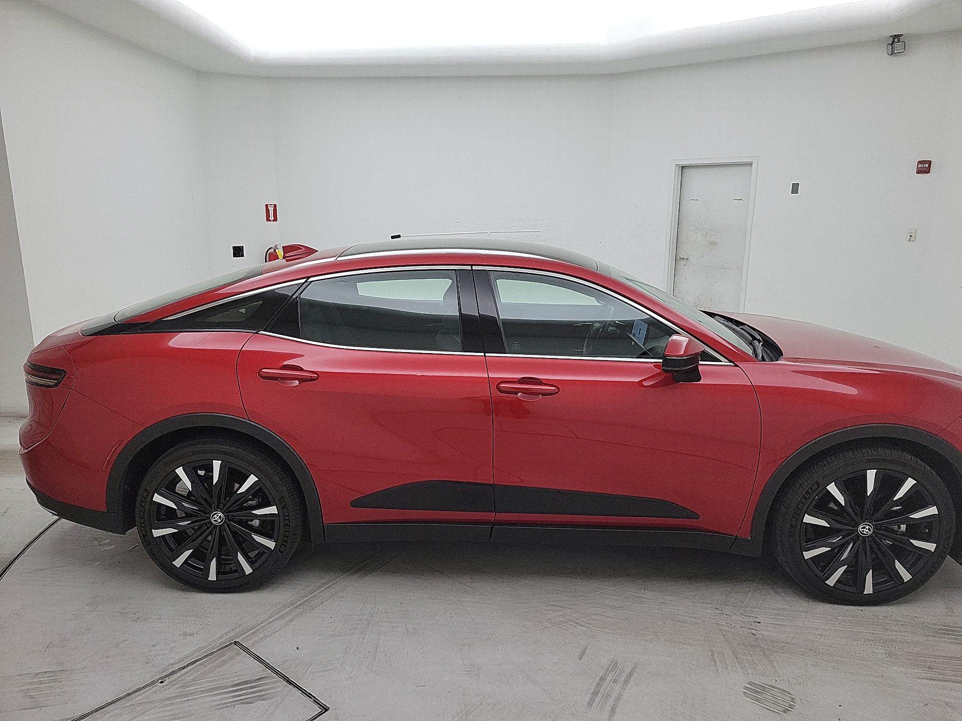 Thumbnail: 2023 Toyota Crown - 4