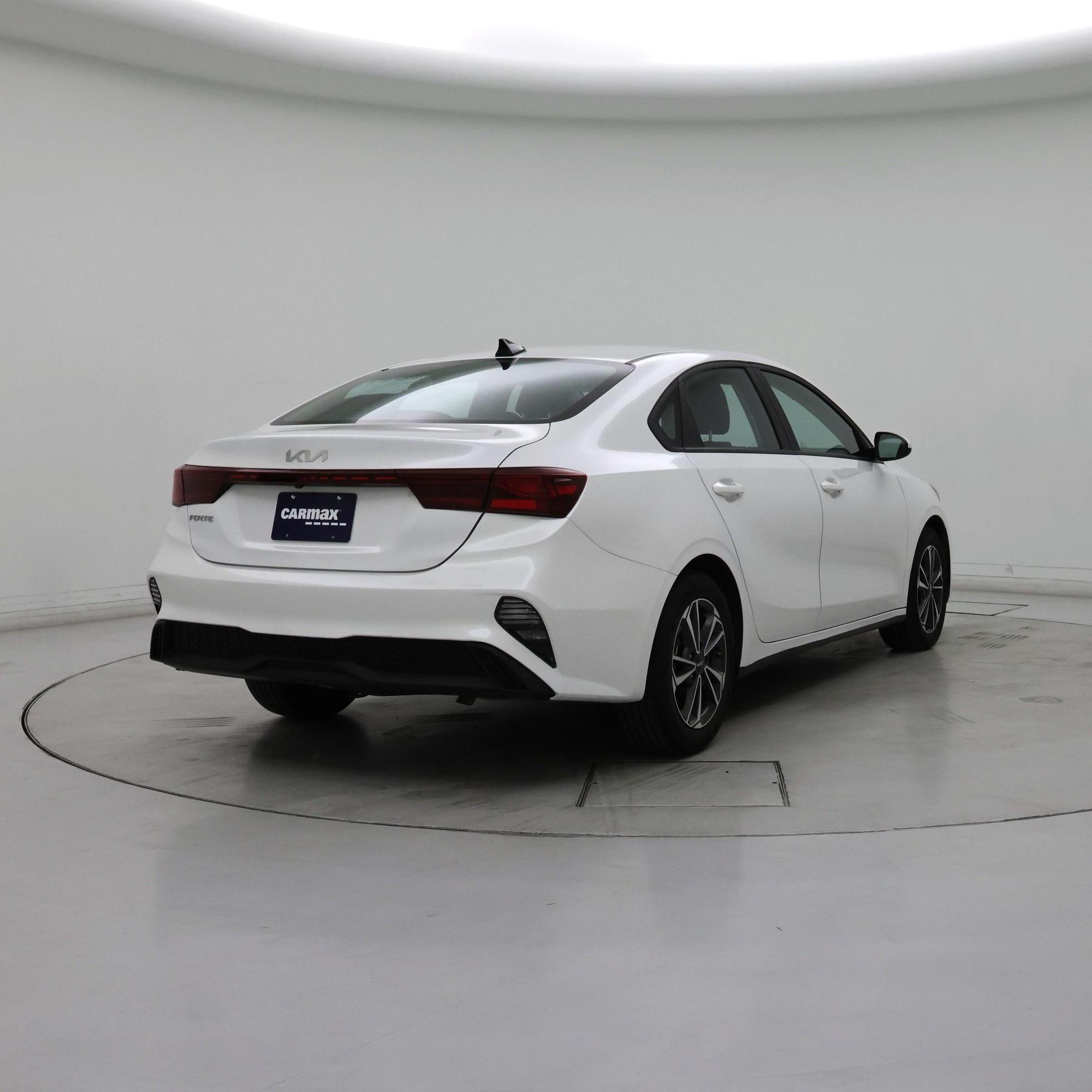 Thumbnail: 2024 Kia Forte - 8