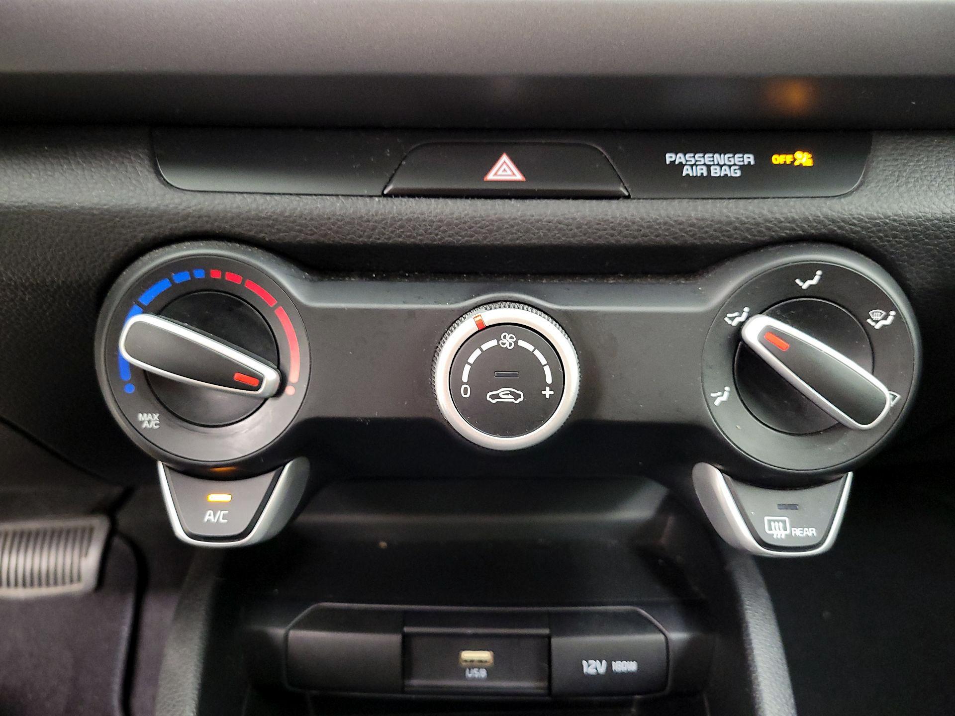 Thumbnail: 2023 Kia Rio - 16