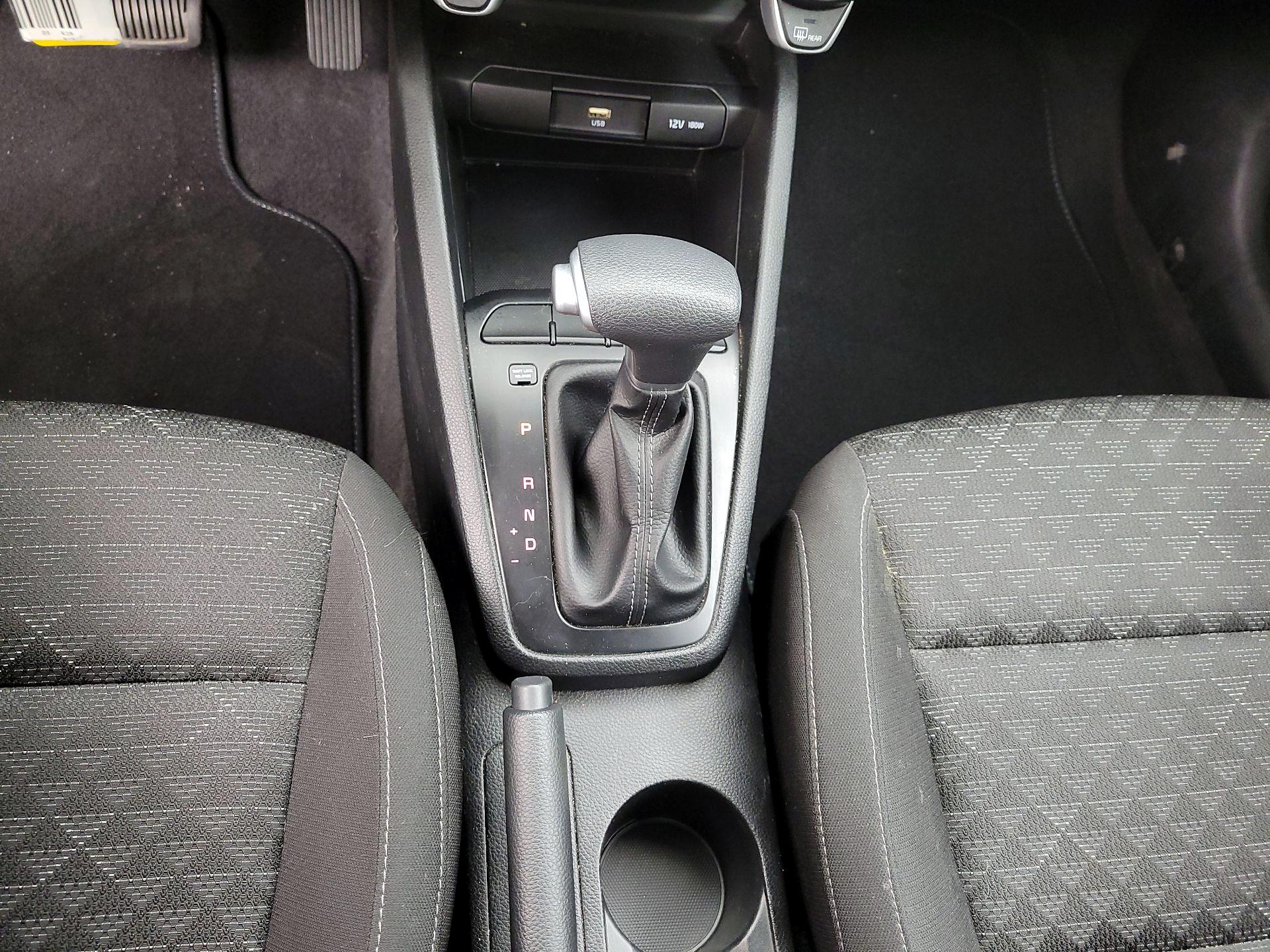 Thumbnail: 2023 Kia Rio - 17