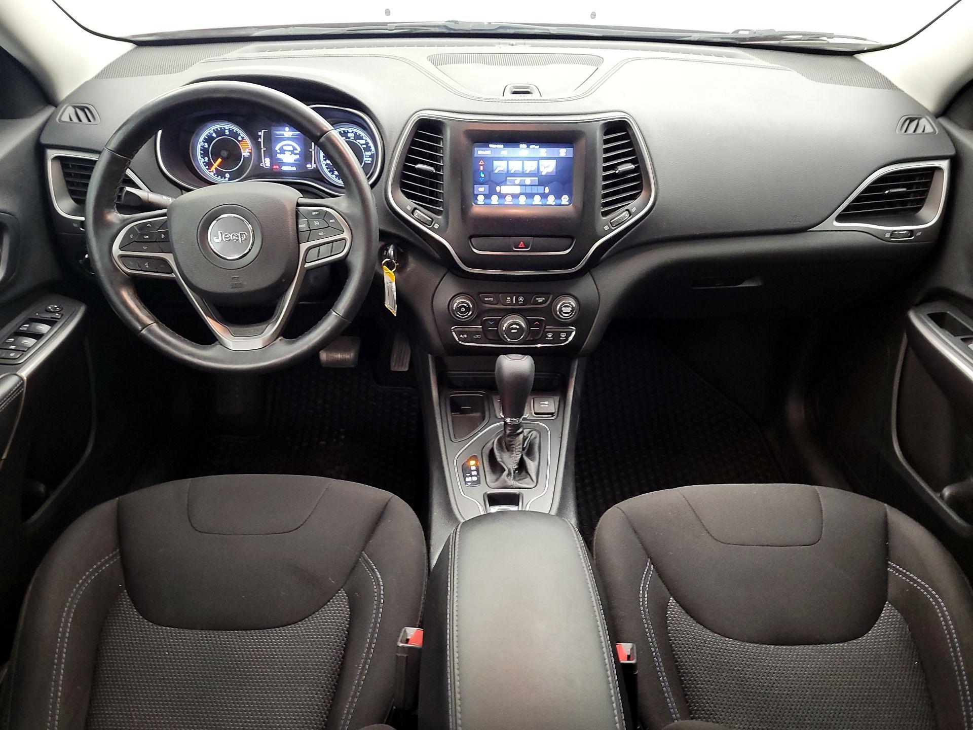 Thumbnail: 2019 Jeep Cherokee - 9