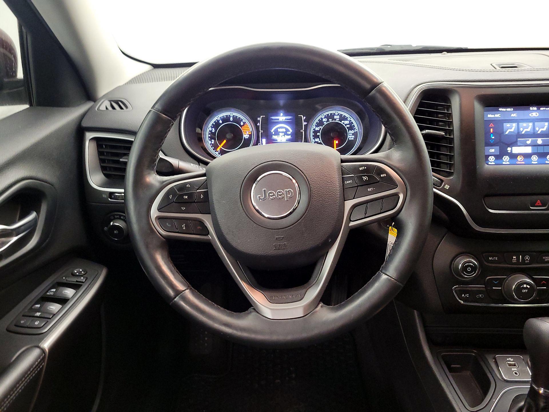 Thumbnail: 2019 Jeep Cherokee - 10