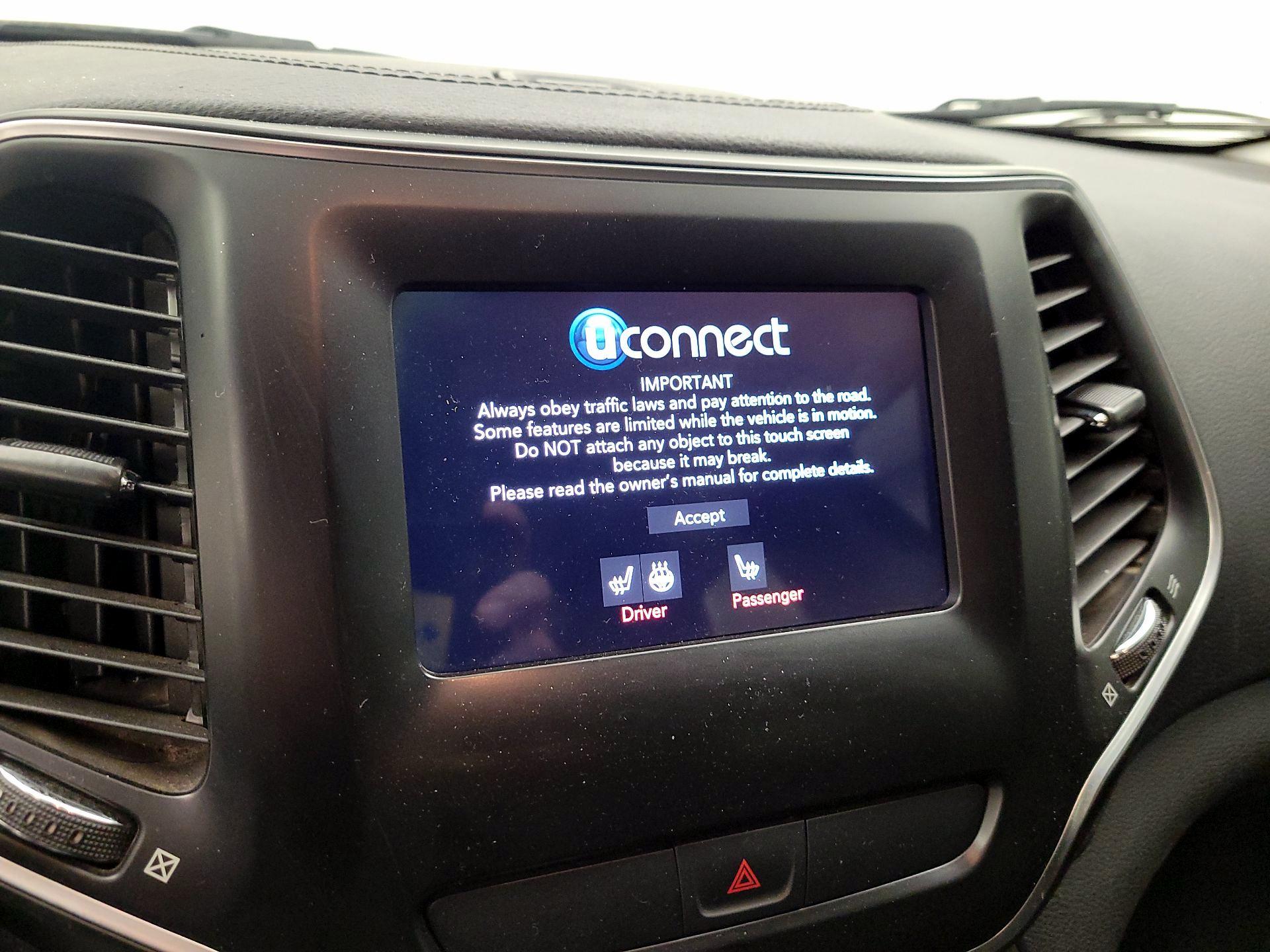 Thumbnail: 2019 Jeep Cherokee - 13