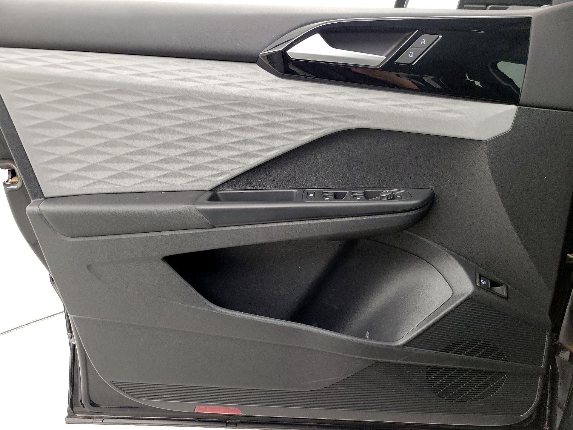 Thumbnail: 2022 Volkswagen Taos - 12