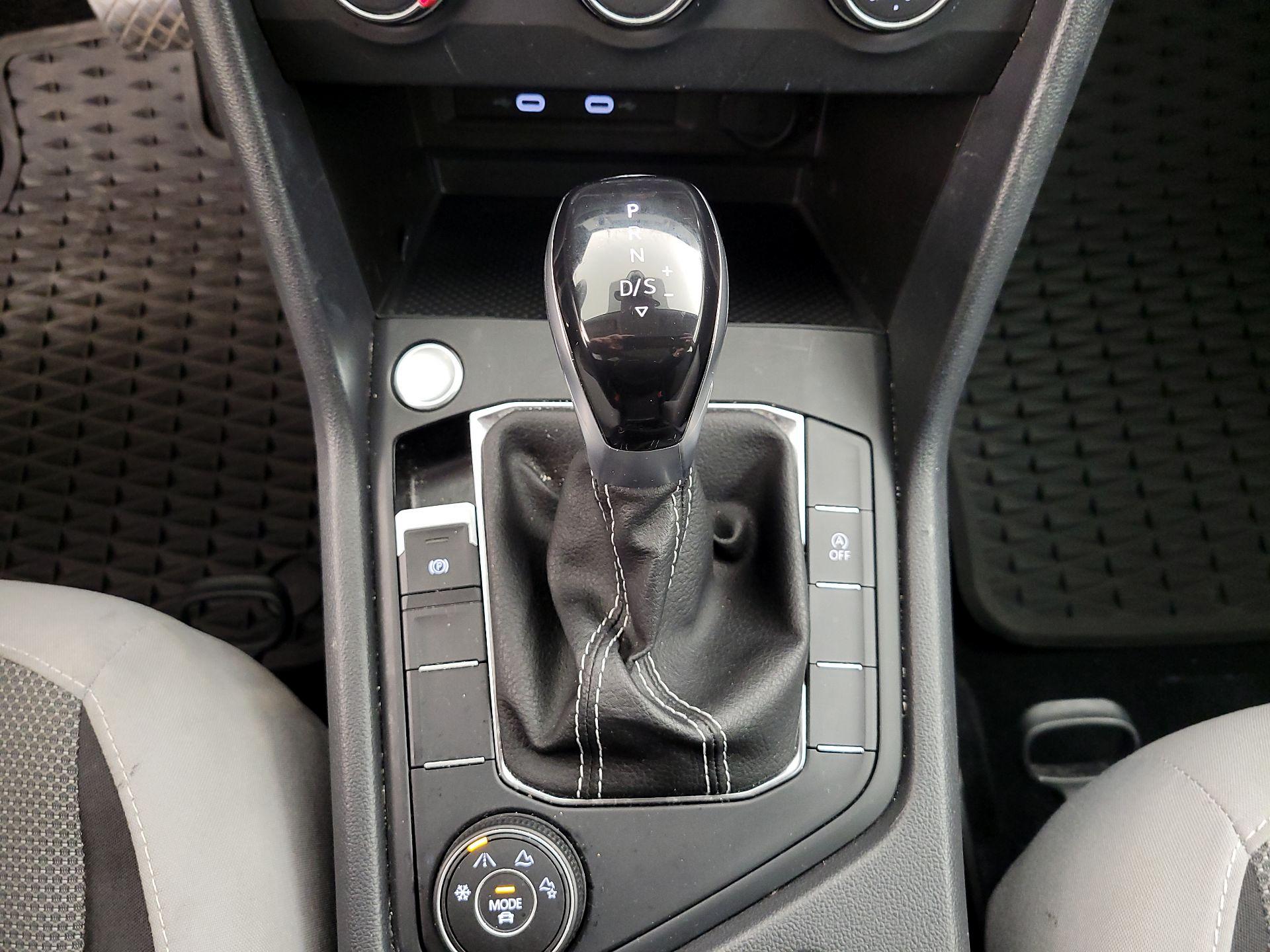 Thumbnail: 2022 Volkswagen Taos - 16