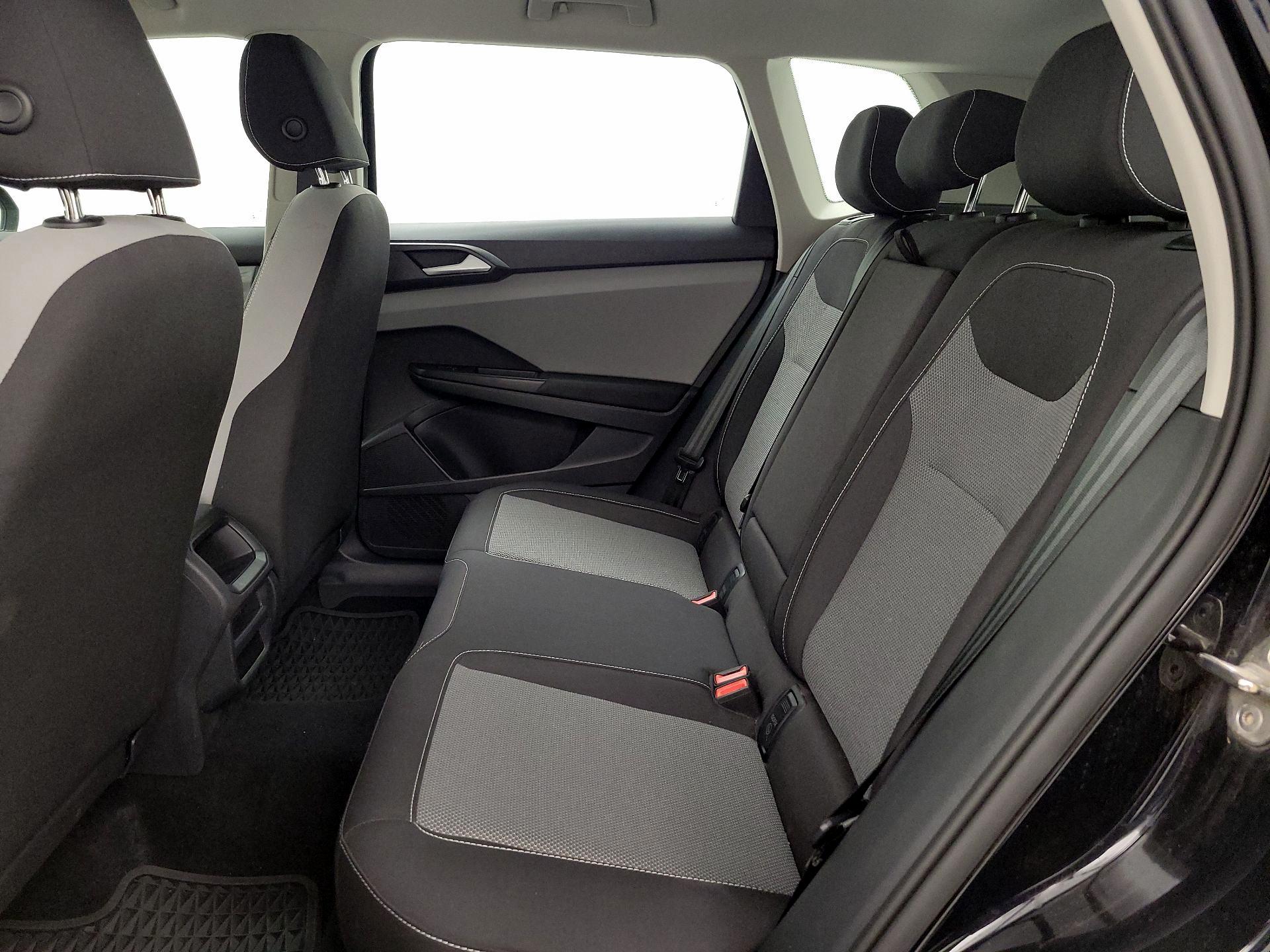 Thumbnail: 2022 Volkswagen Taos - 18