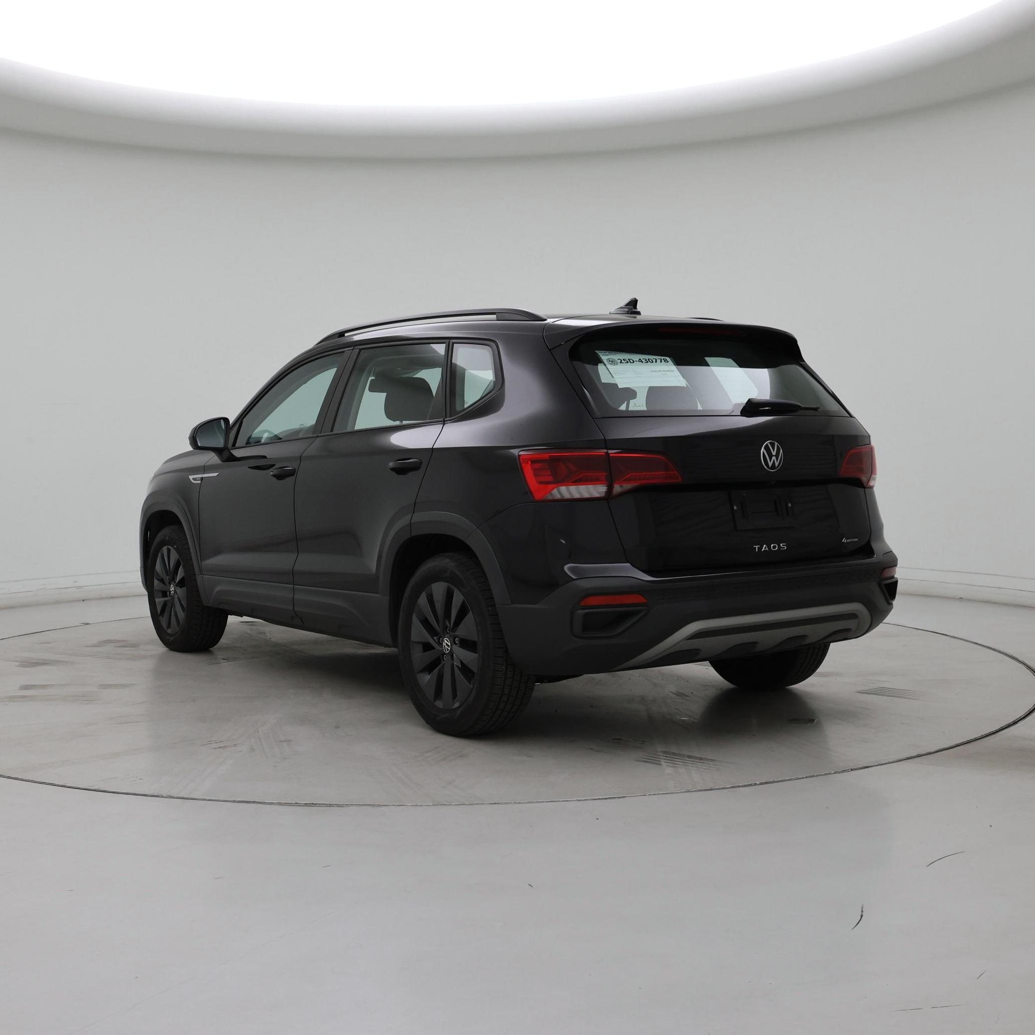 Thumbnail: 2022 Volkswagen Taos - 2