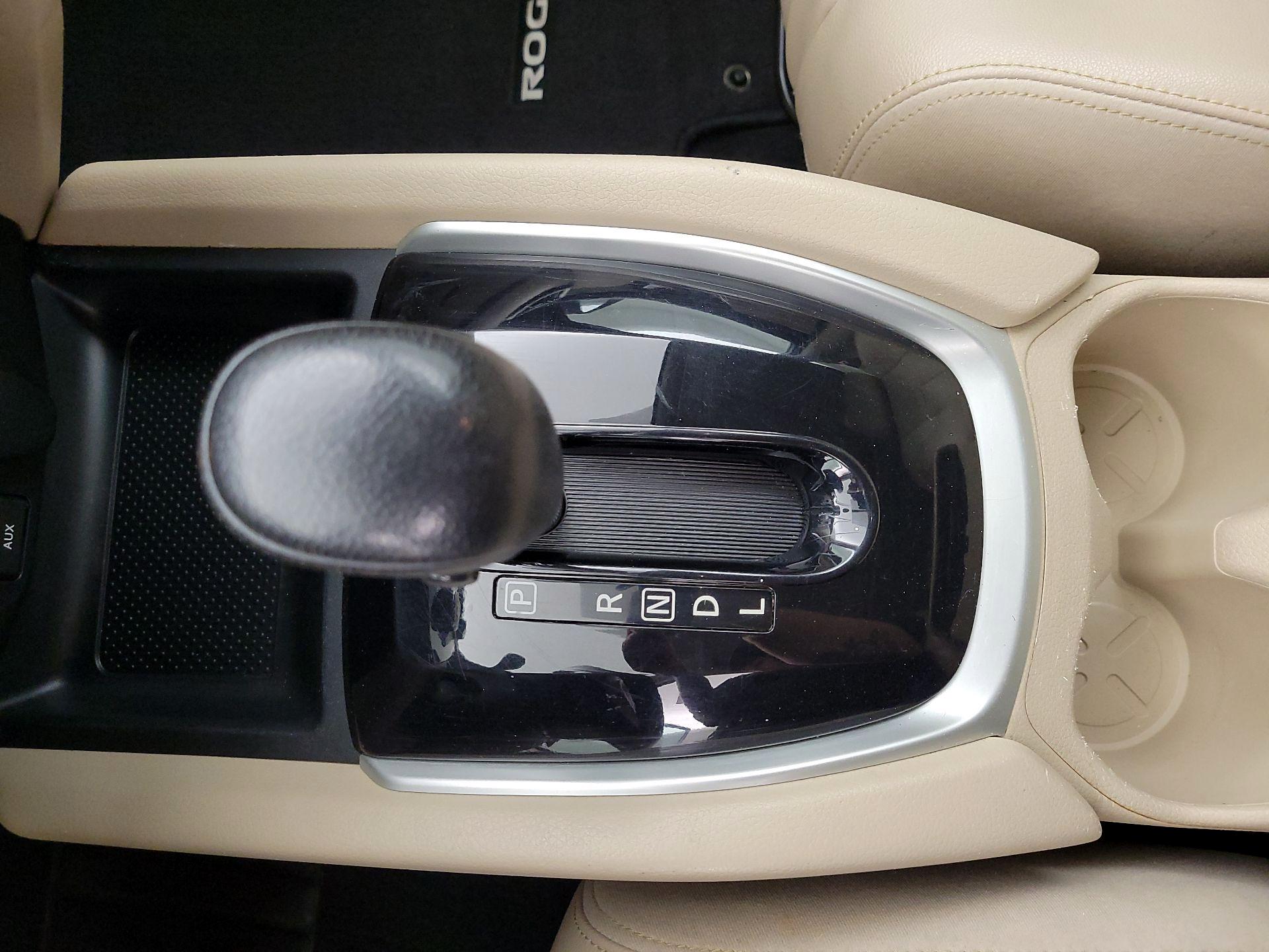 Thumbnail: 2016 Nissan Rogue - 18