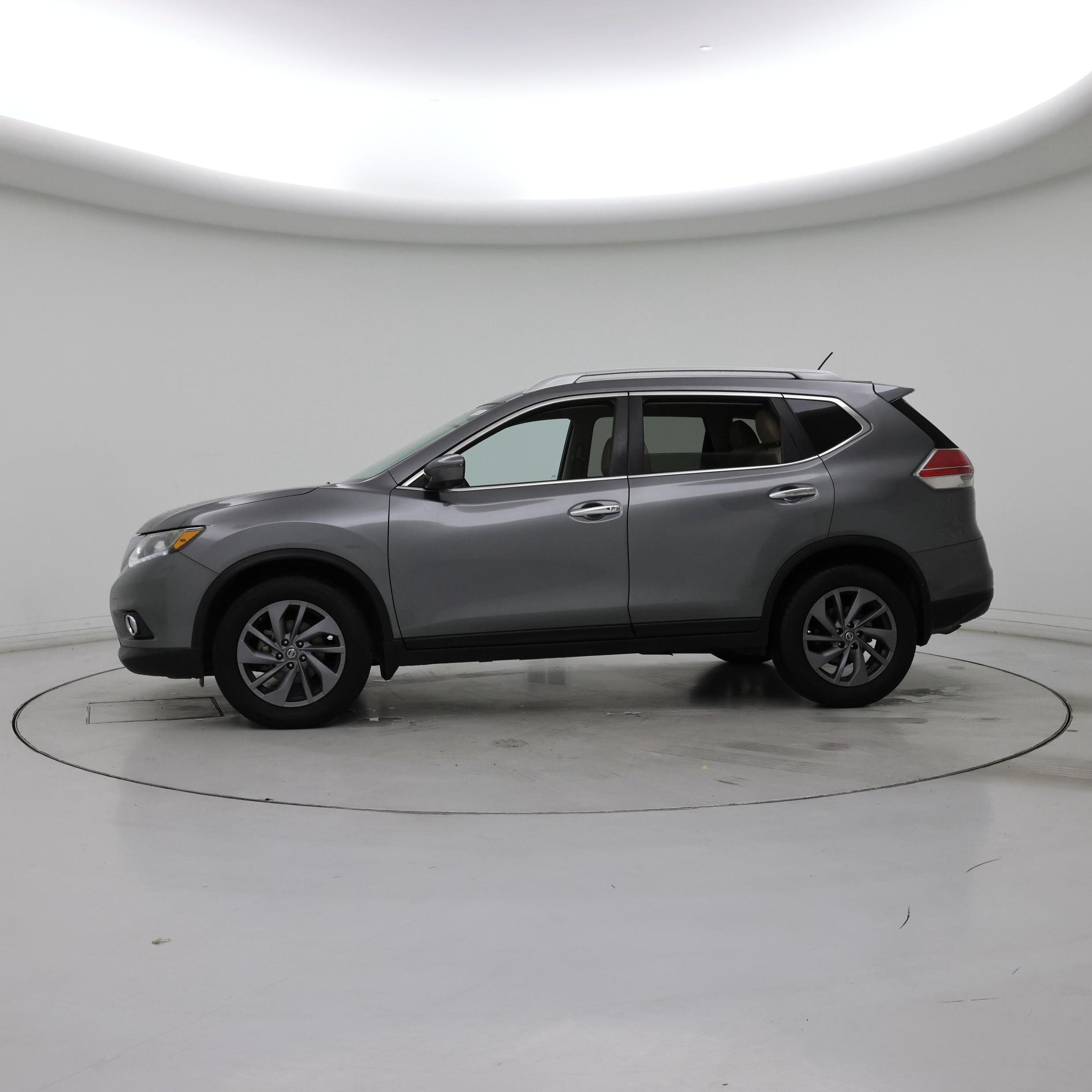 Thumbnail: 2016 Nissan Rogue - 3