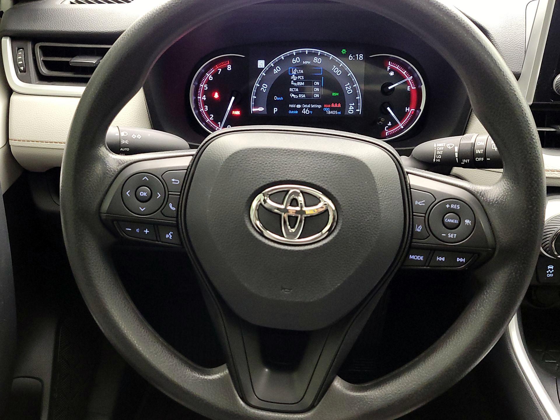 Thumbnail: 2025 Toyota RAV4 - 10