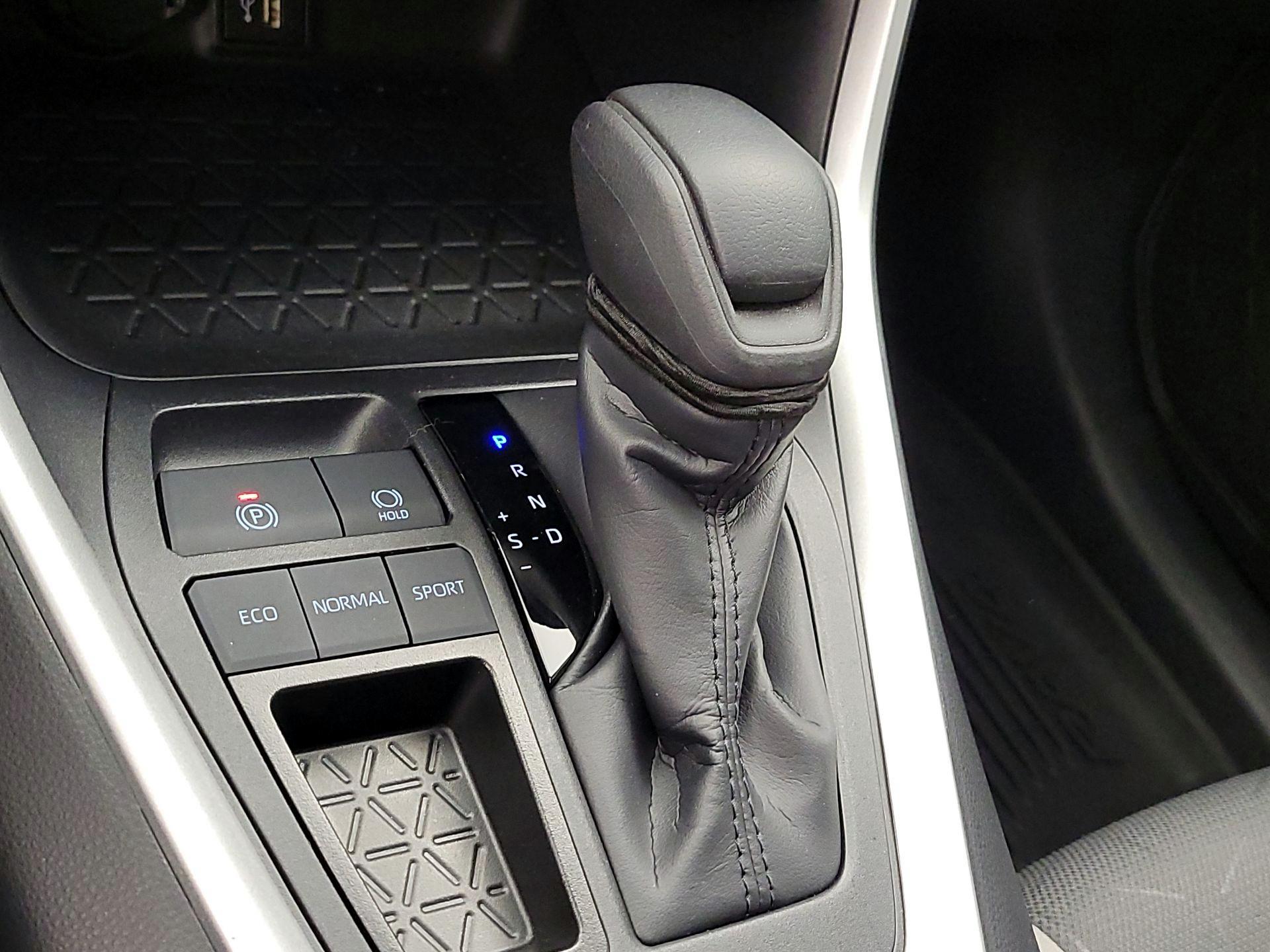 Thumbnail: 2025 Toyota RAV4 - 17