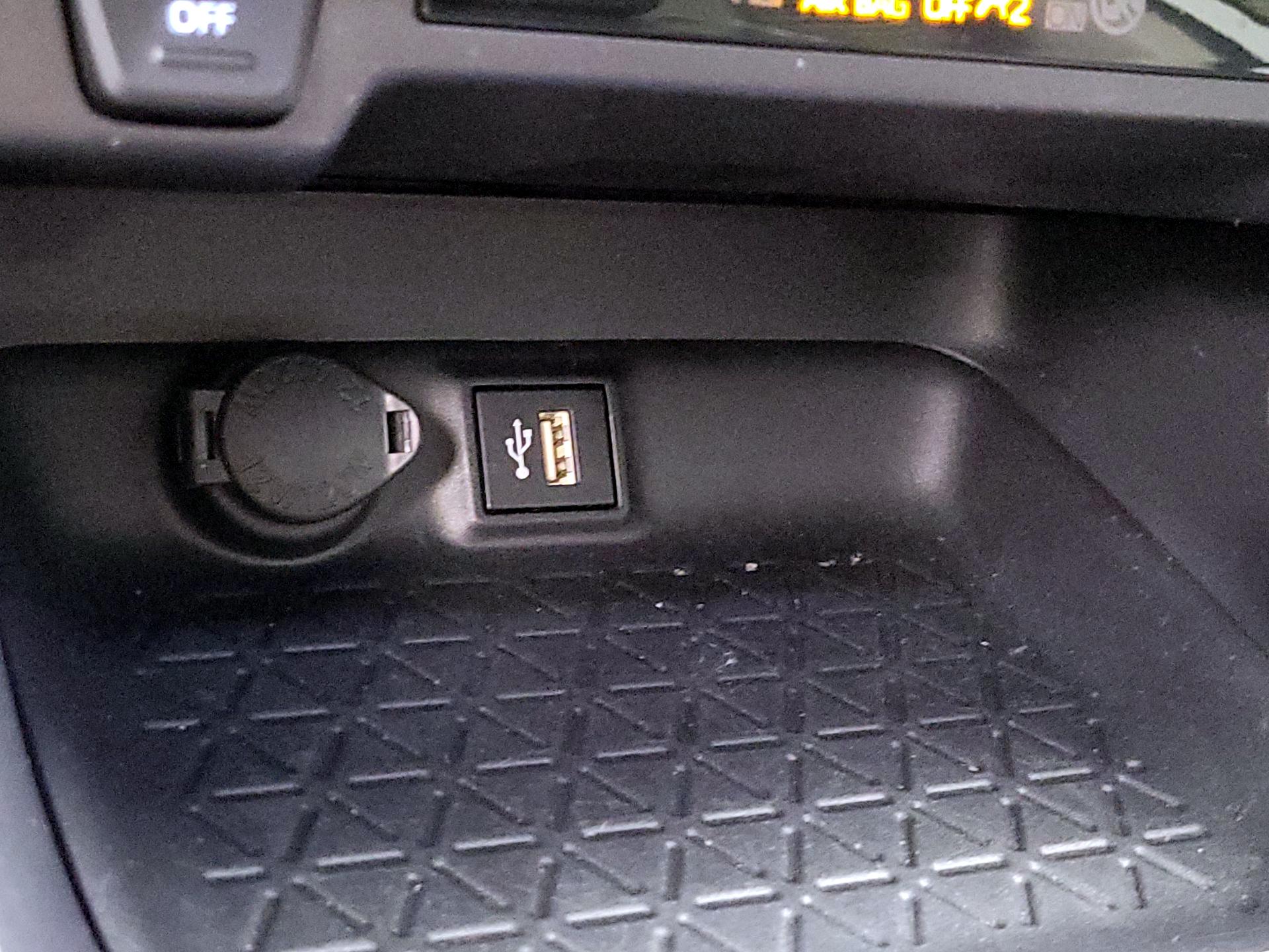 Thumbnail: 2025 Toyota RAV4 - 18