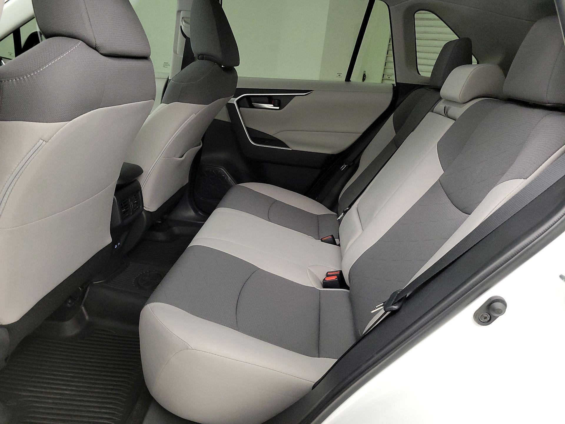 Thumbnail: 2025 Toyota RAV4 - 20