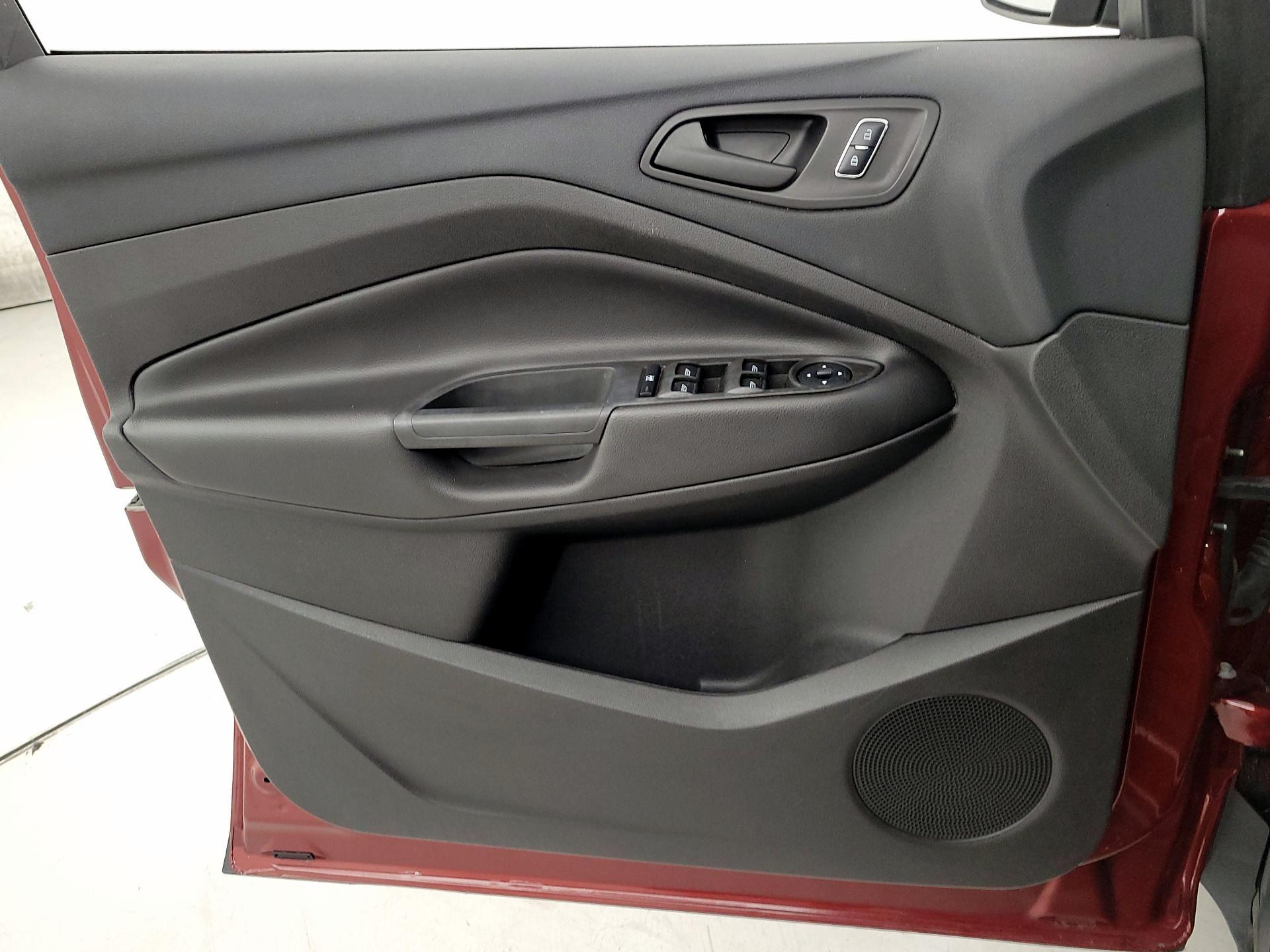 Thumbnail: 2016 Ford Escape - 12