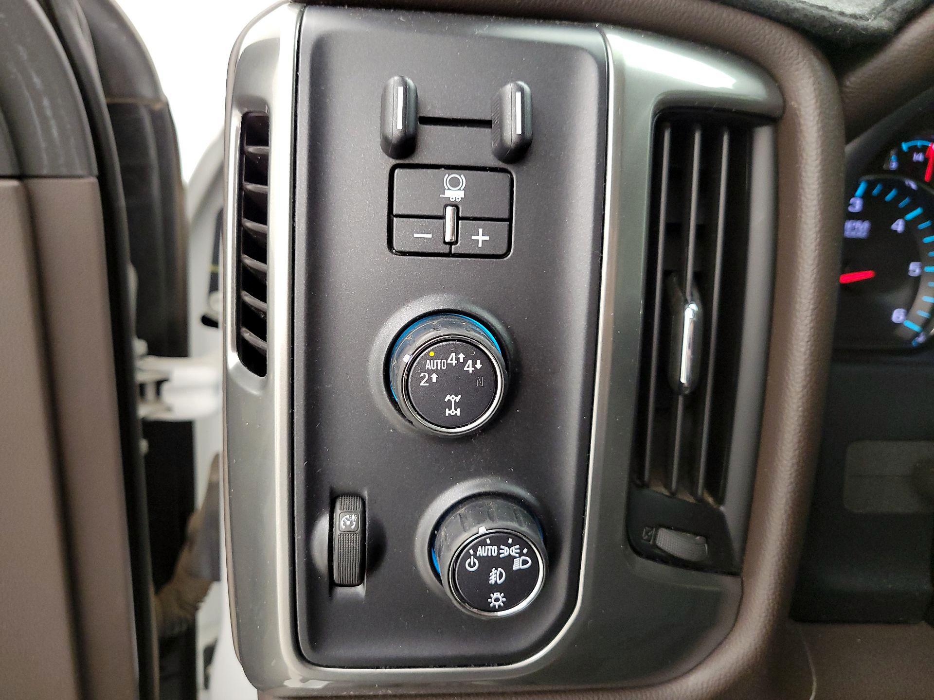 Thumbnail: 2017 Chevrolet Silverado 1500 - 13