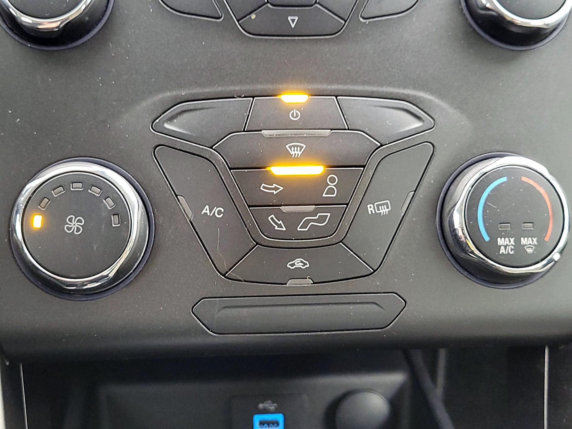 Thumbnail: 2020 Ford Fusion - 16