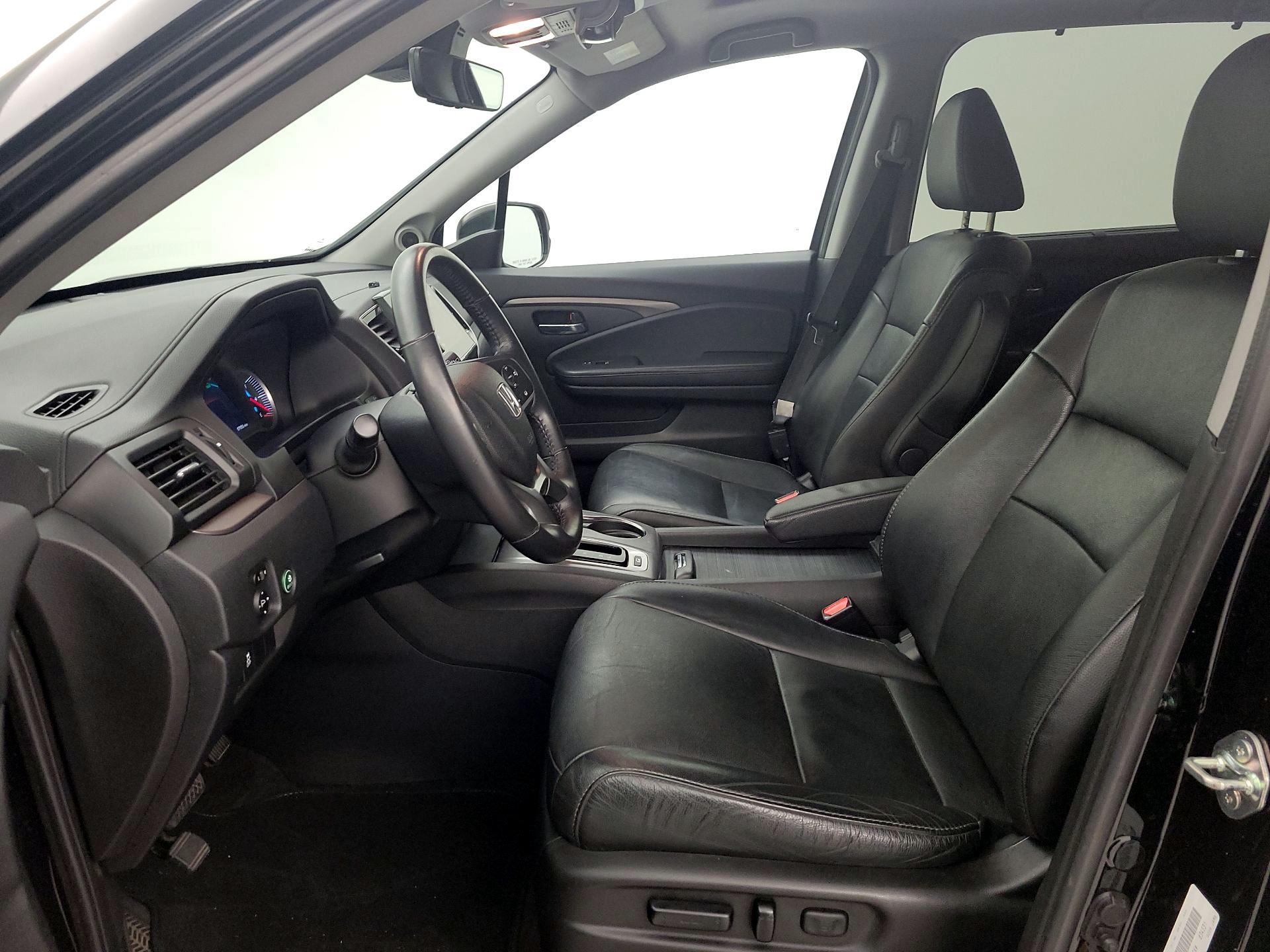 Thumbnail: 2019 Honda Pilot - 11