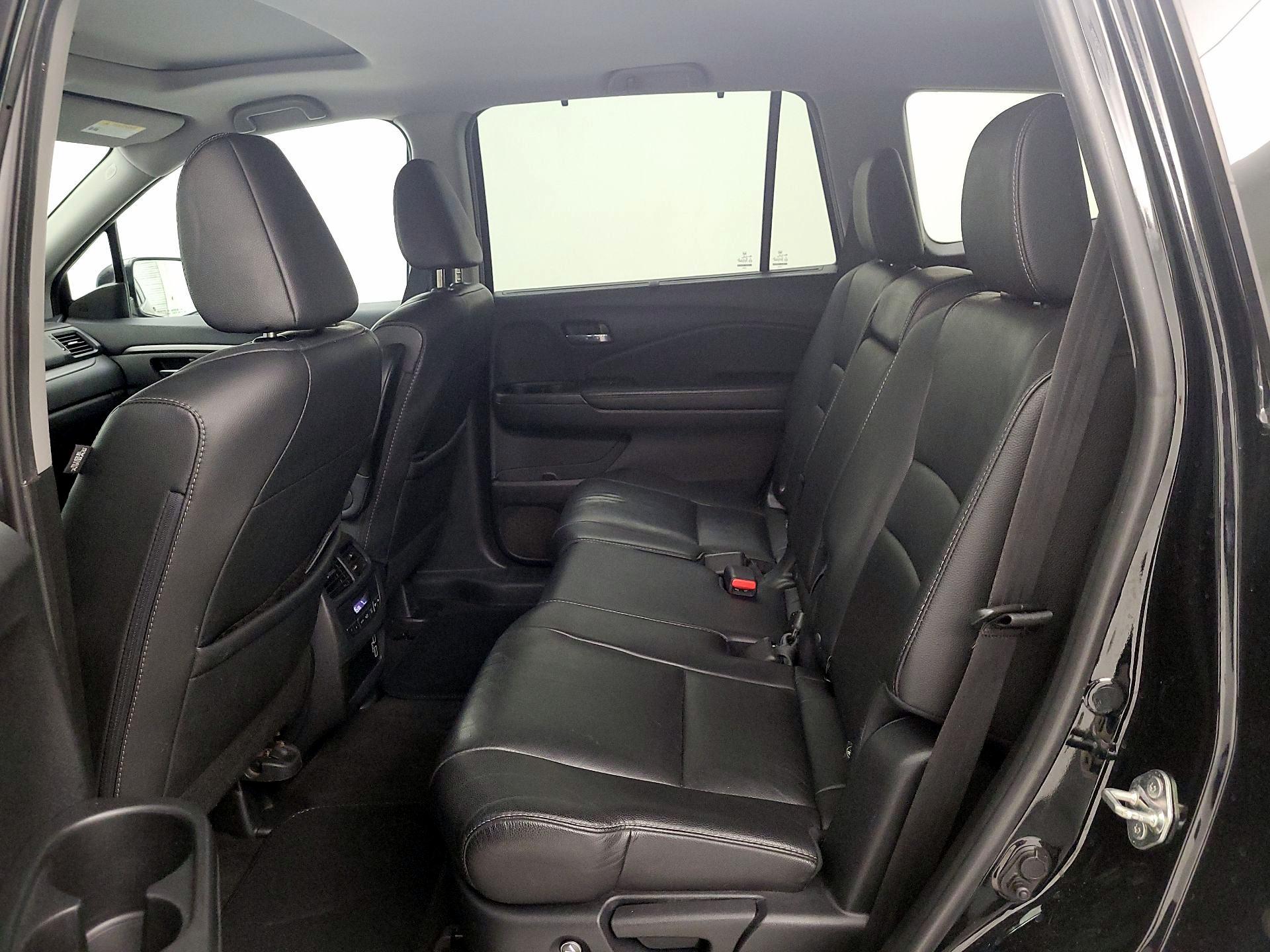 Thumbnail: 2019 Honda Pilot - 20