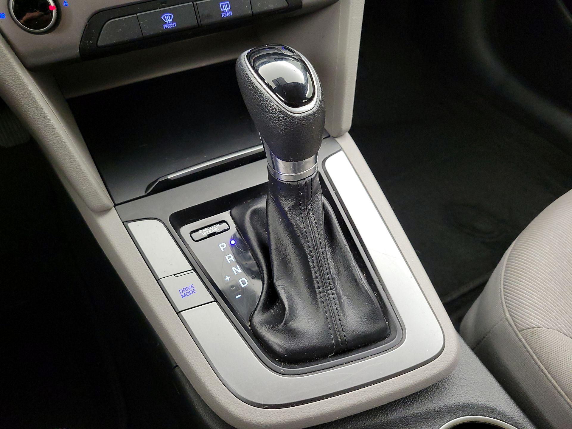 Thumbnail: 2018 Hyundai Elantra - 15
