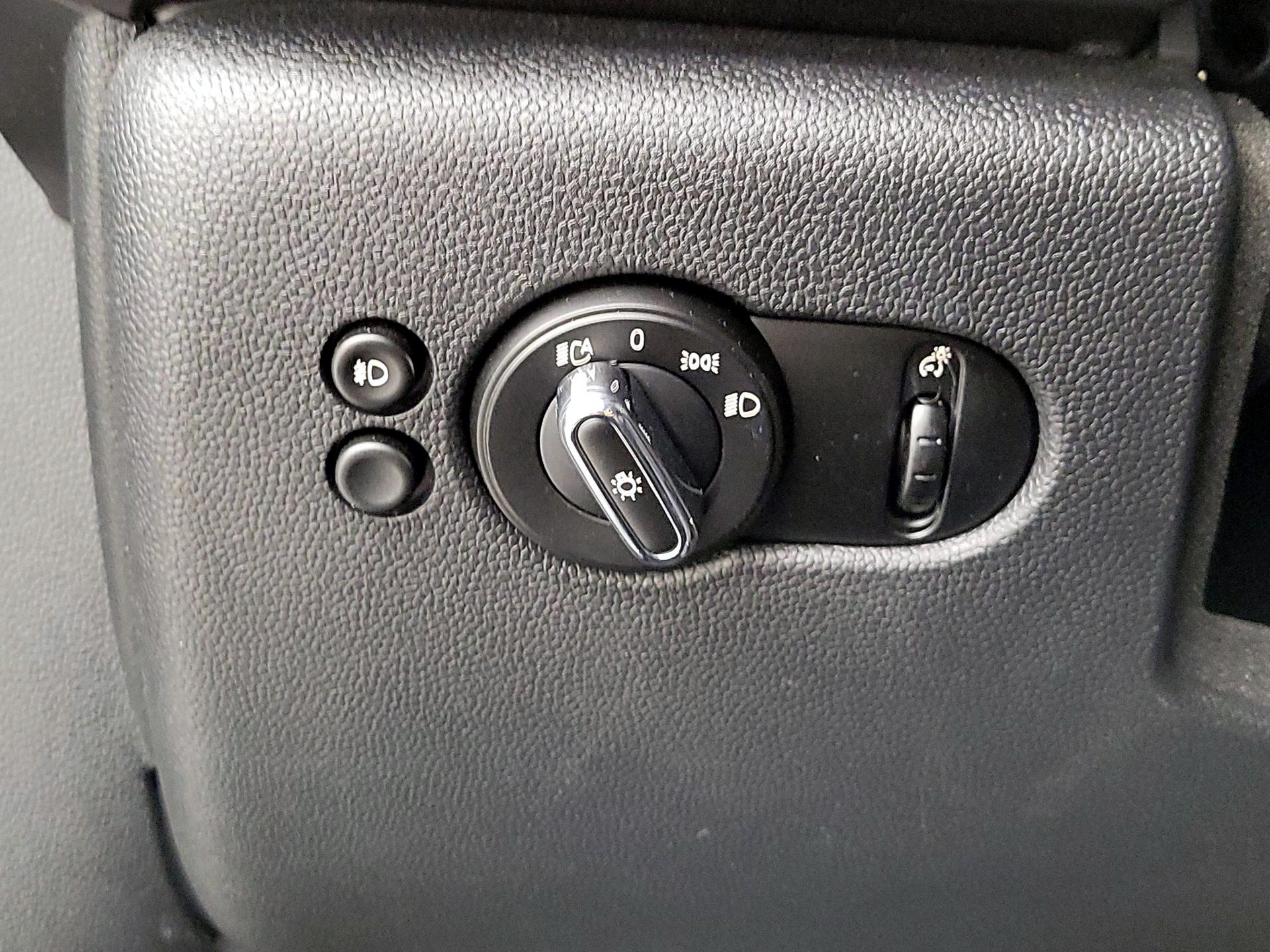 Thumbnail: 2019 MINI Cooper Hardtop - 13