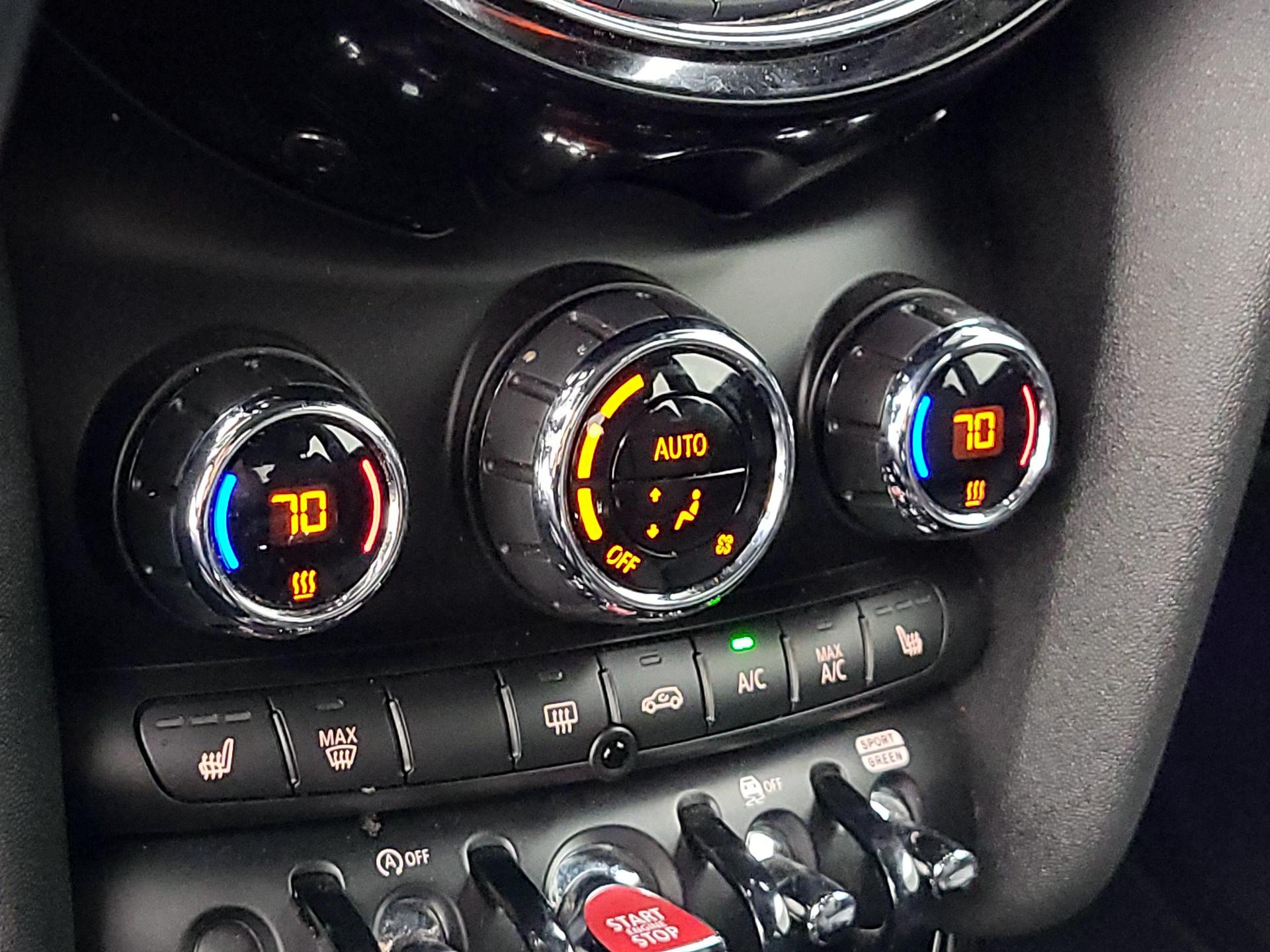 Thumbnail: 2019 MINI Cooper Hardtop - 16