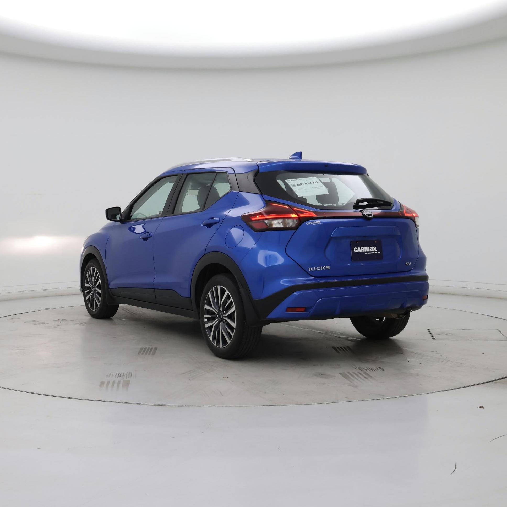 Thumbnail: 2023 Nissan Kicks - 2