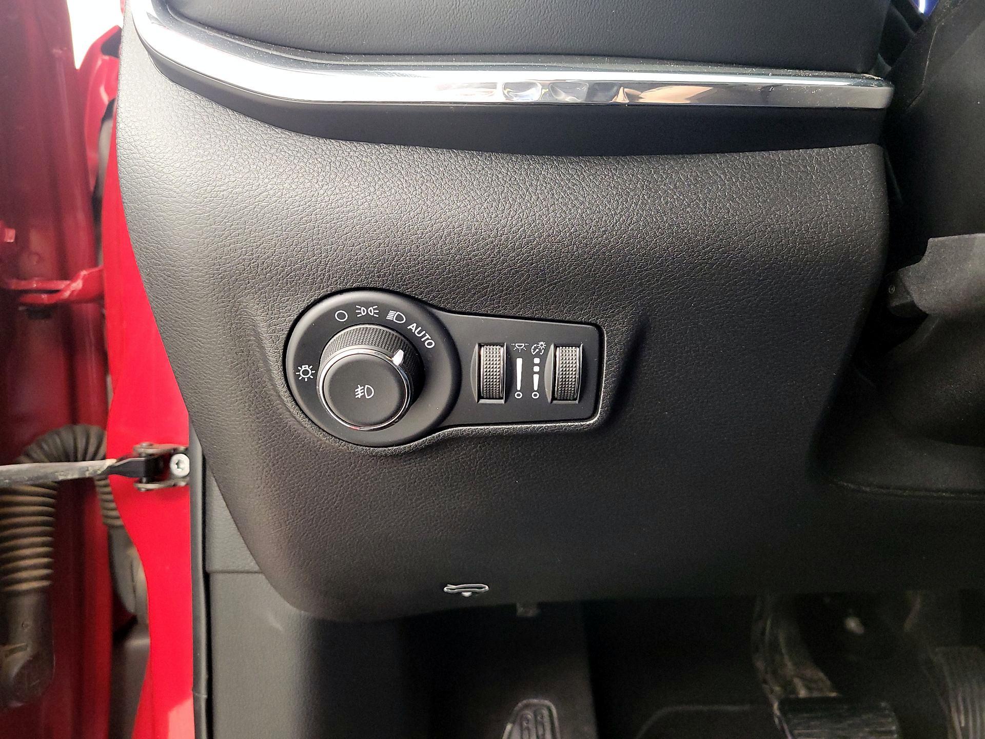 Thumbnail: 2022 Jeep Compass - 13