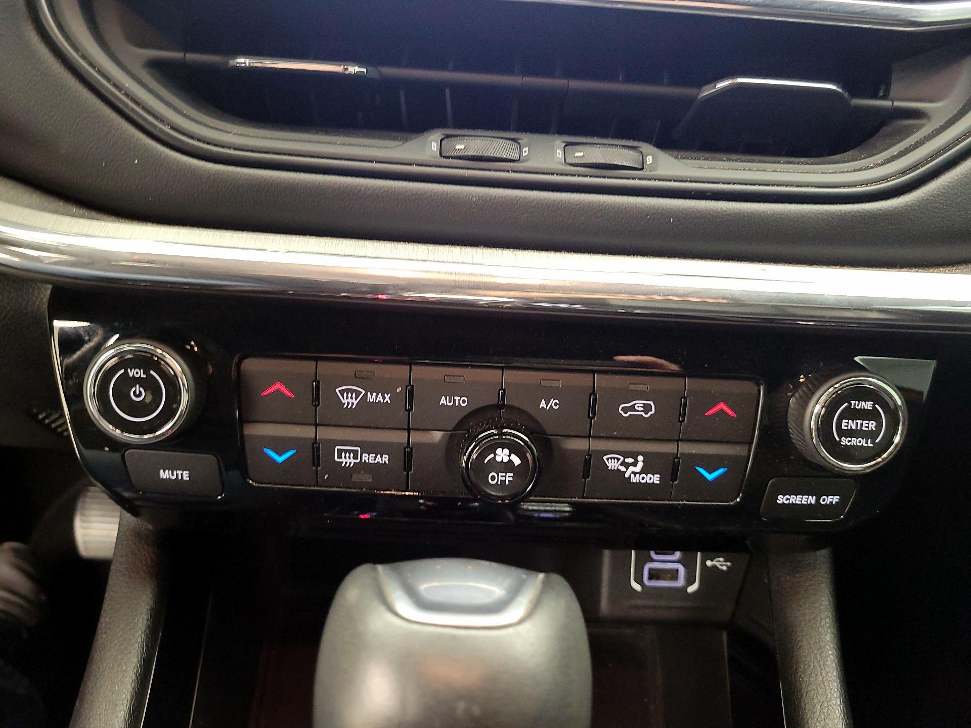 Thumbnail: 2022 Jeep Compass - 17