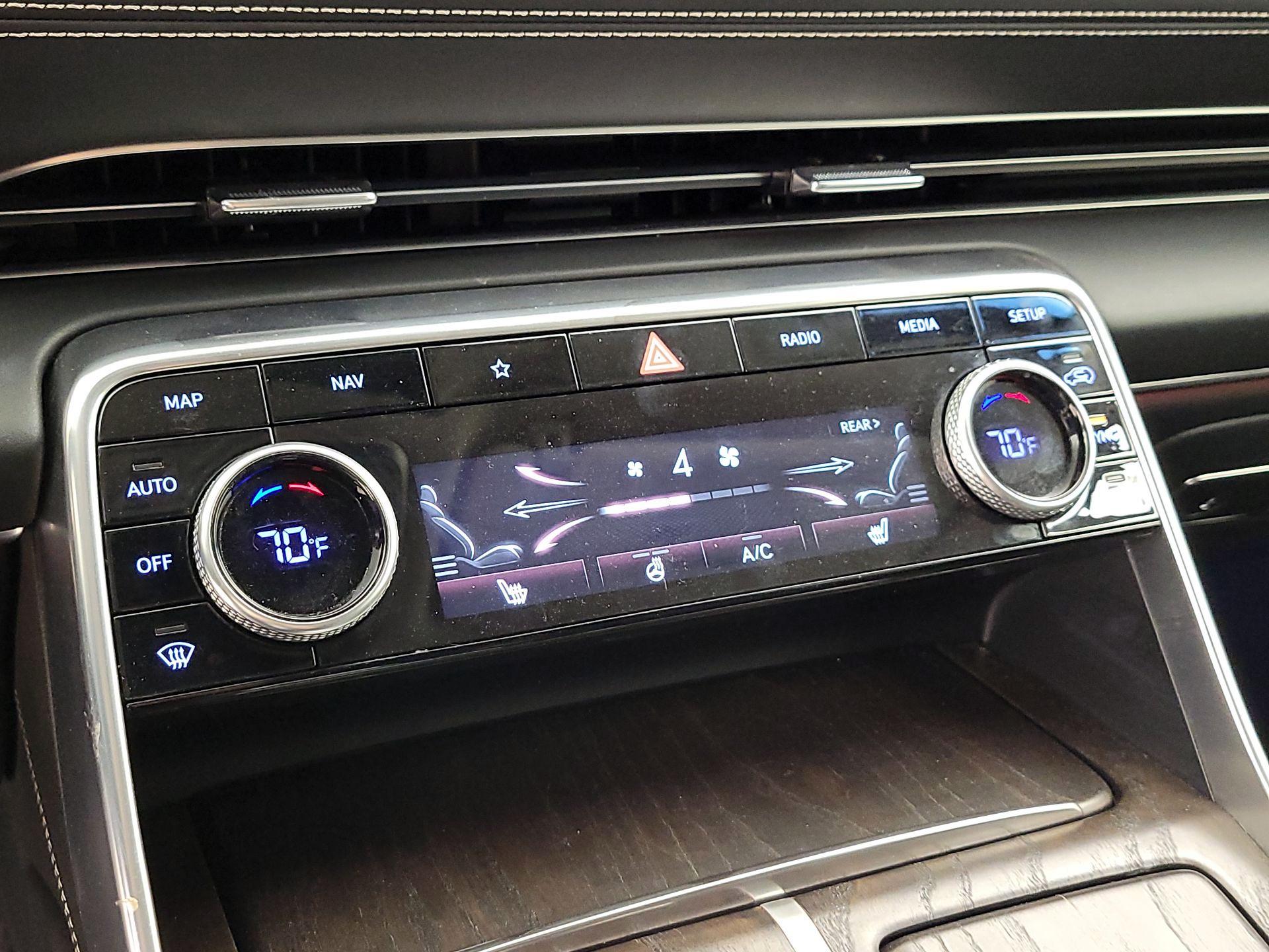 Thumbnail: 2024 Genesis GV80 - 16