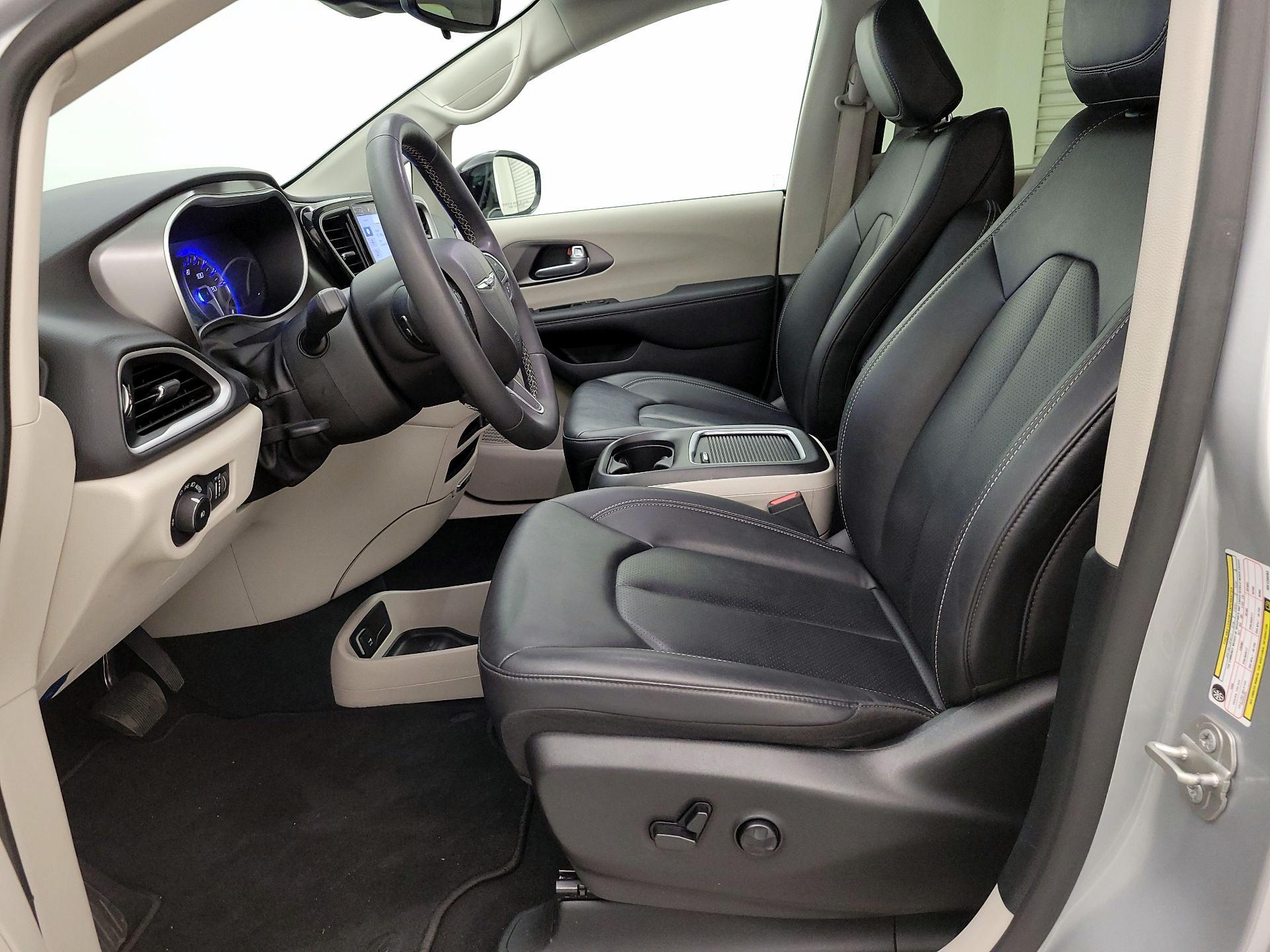 Thumbnail: 2024 Chrysler Pacifica - 11