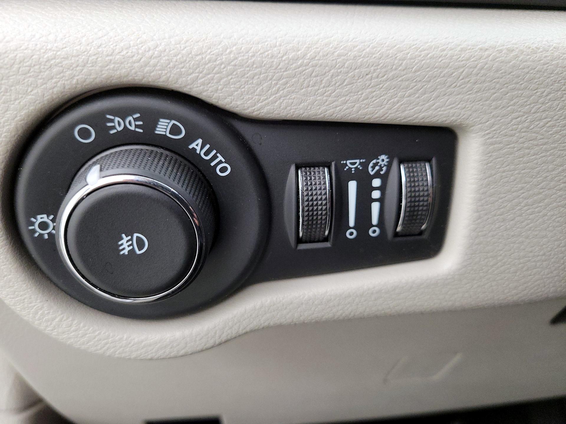 Thumbnail: 2024 Chrysler Pacifica - 13