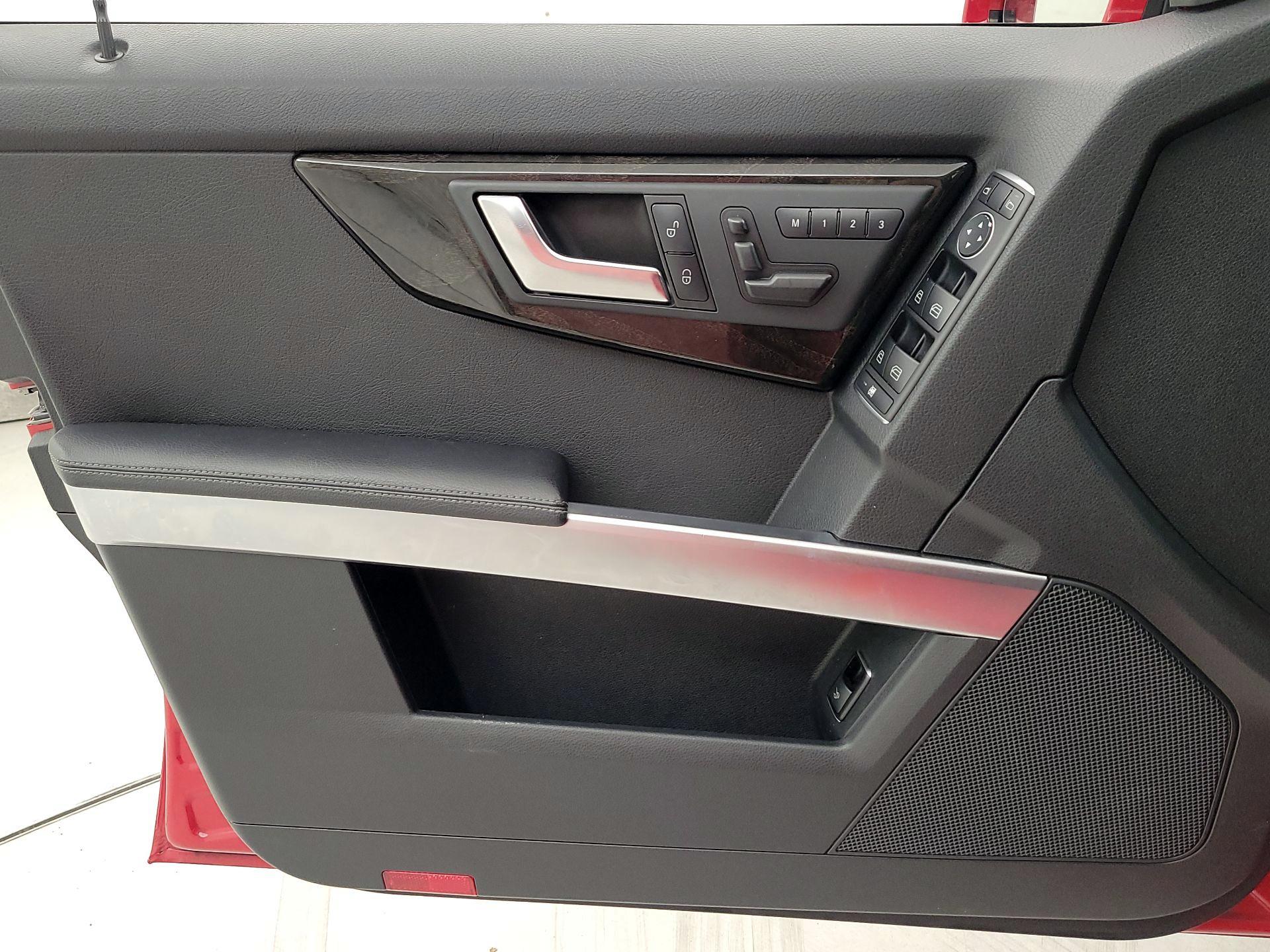 Thumbnail: 2015 Mercedes-Benz GLK - 12