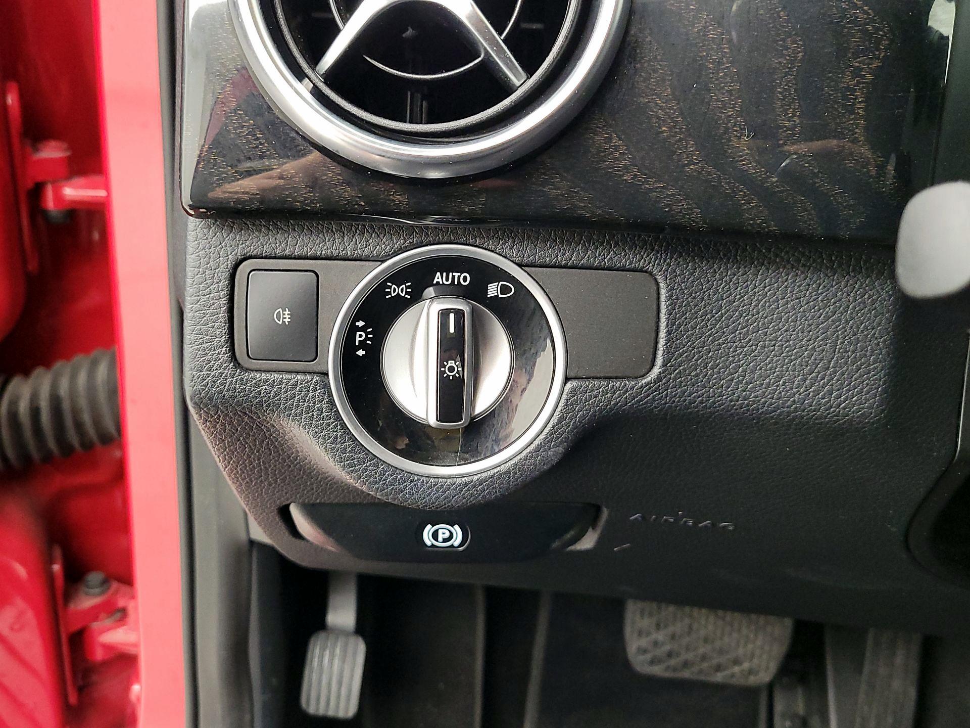 Thumbnail: 2015 Mercedes-Benz GLK - 13