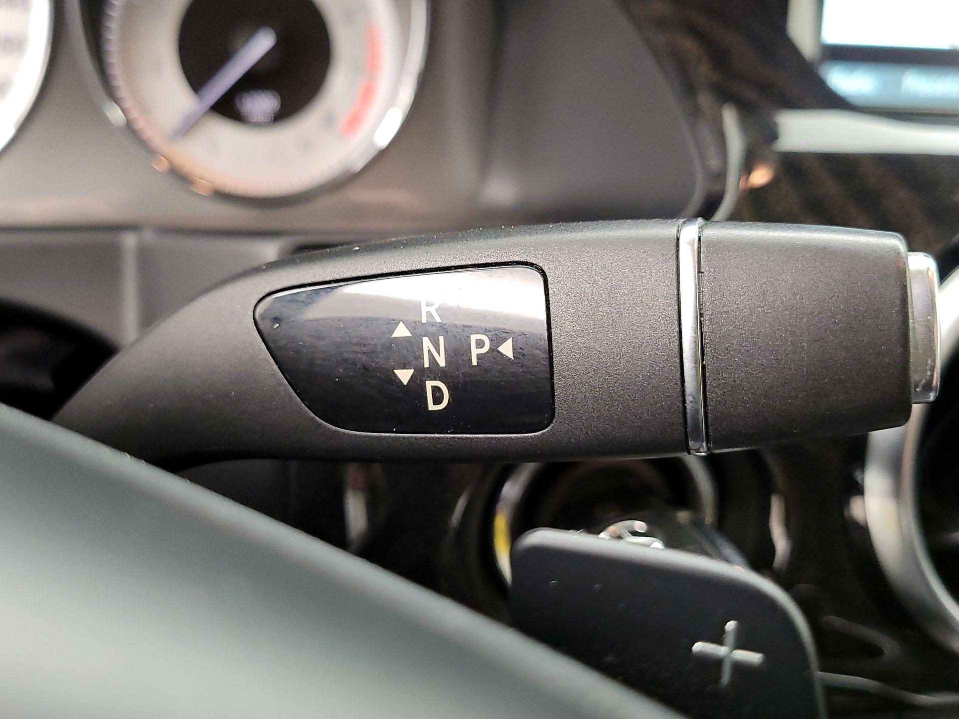 Thumbnail: 2015 Mercedes-Benz GLK - 16