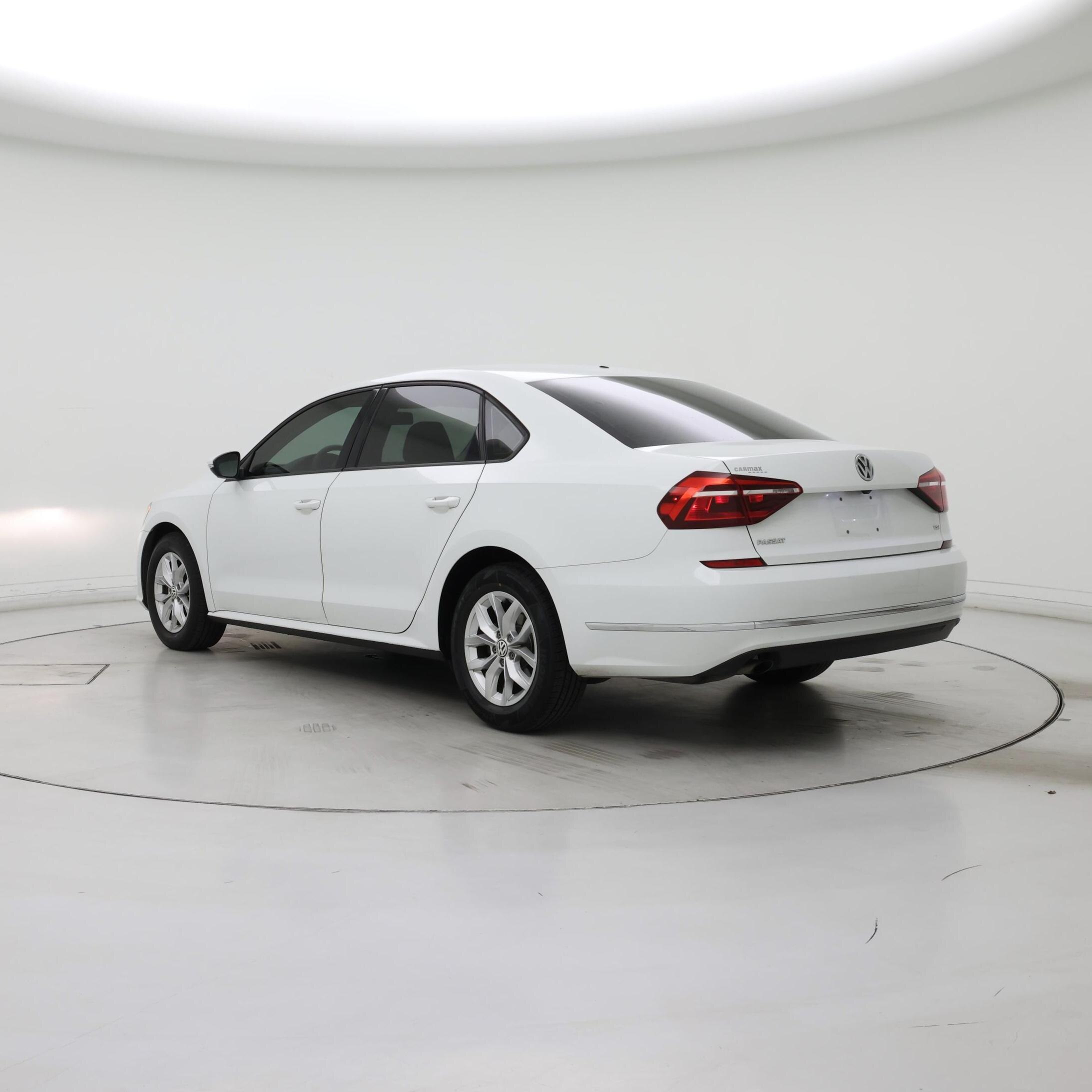 Thumbnail: 2018 Volkswagen Passat - 2