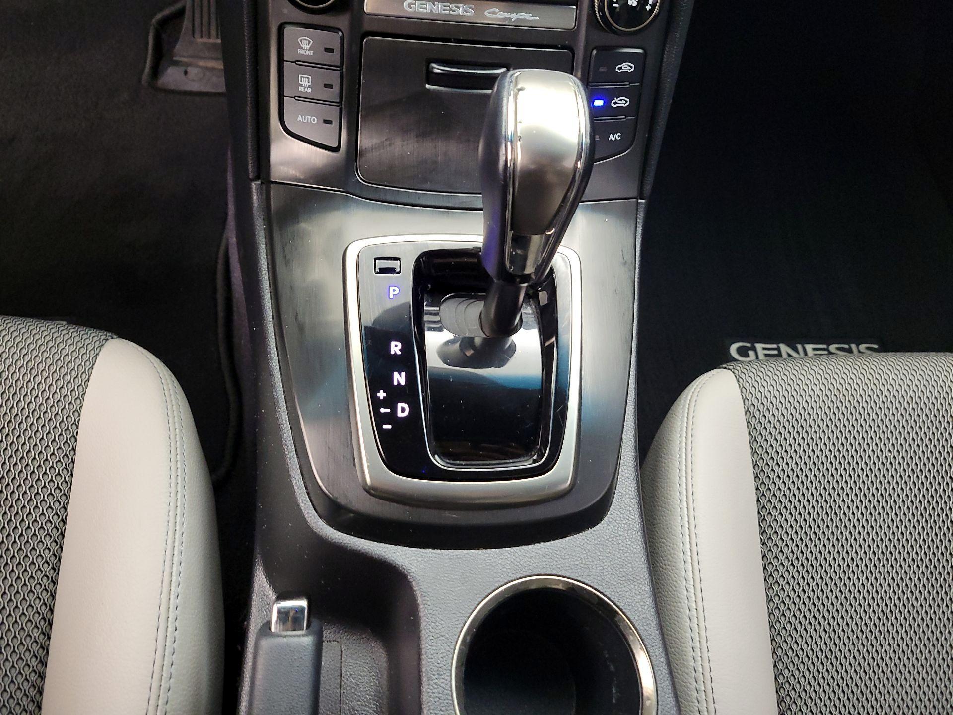 Thumbnail: 2014 Hyundai Genesis - 17